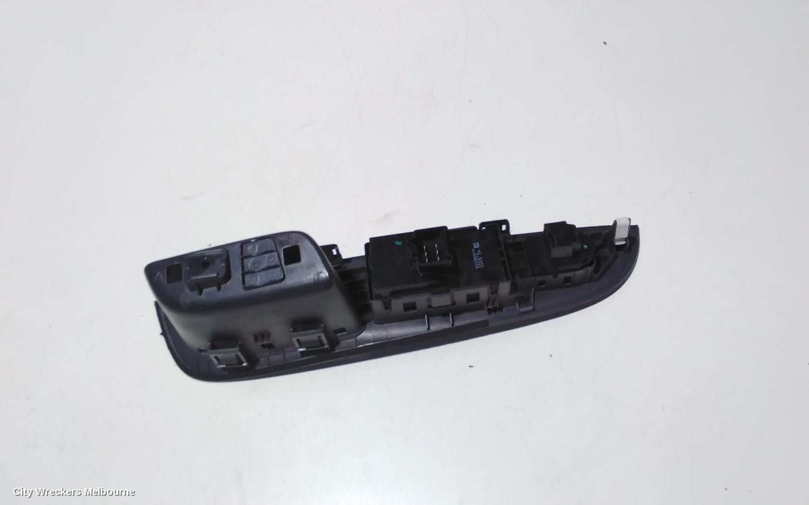 HOLDEN COMMODORE PWR DR WIND SWITCH, FRONT CENTRE MASTERSWITCH, 4 DOOR, BLACK, VE, 08/2006 - 04/2013 - Image 3