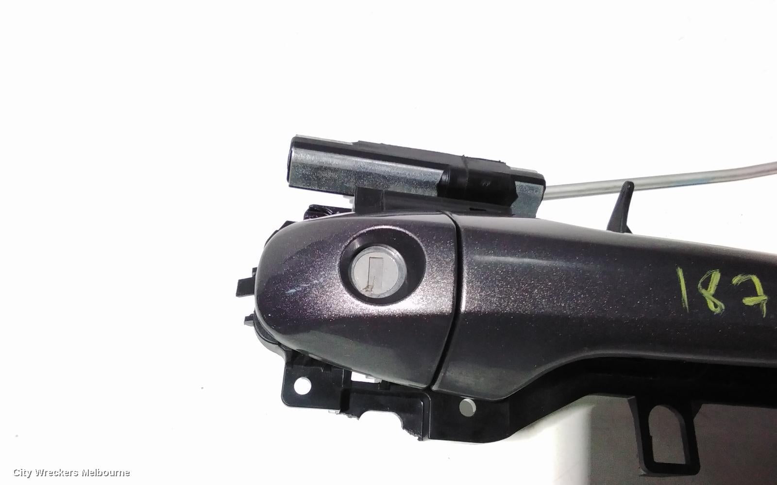 TOYOTA KLUGER DOOR HANDLE, OUTER, RH FRONT, NON KEYLESS ENTRY TYPE, GSU50/GSU55, 03/2014 - 02/2021 - Image 2