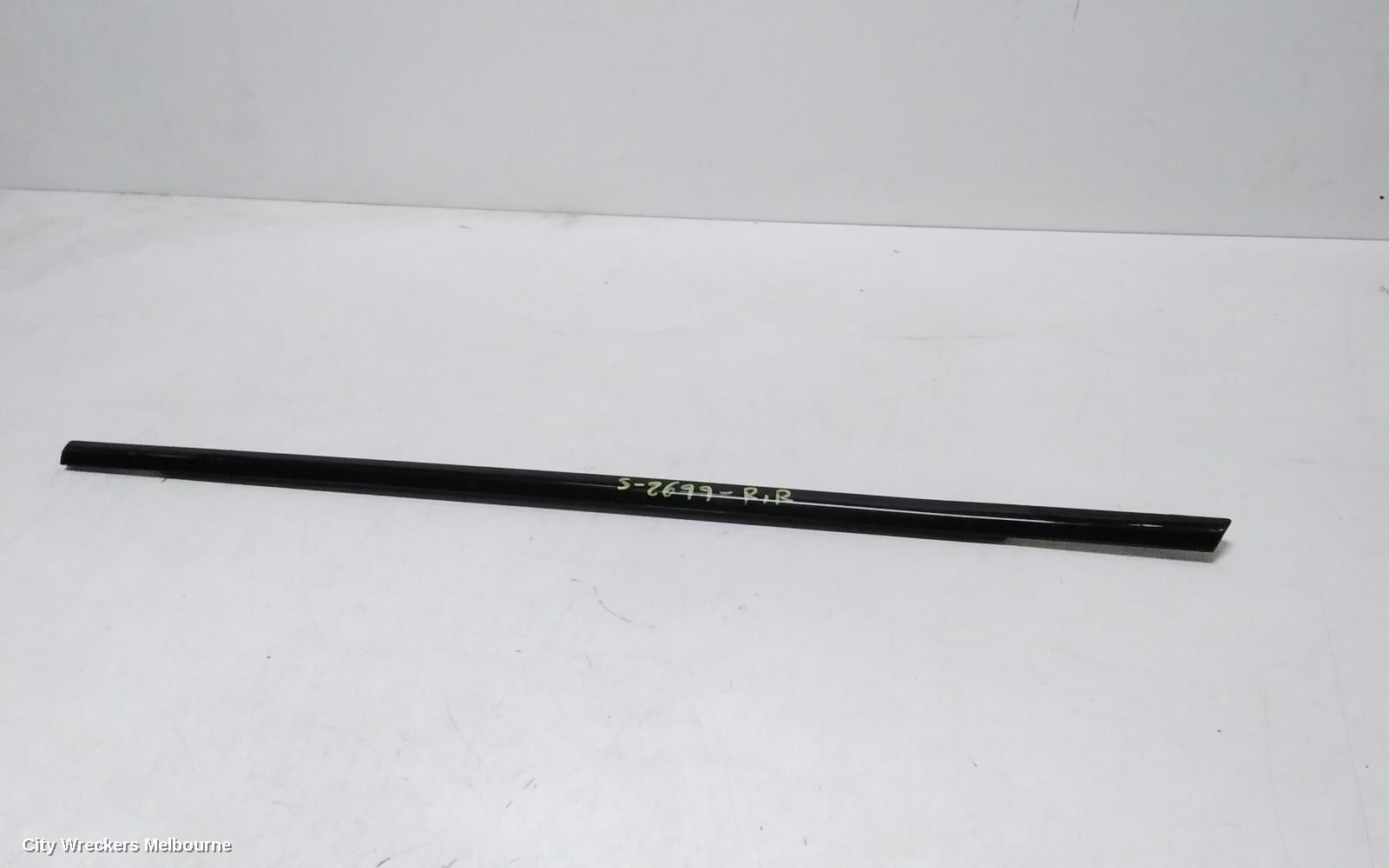 LAND ROVER RANGEROVER EVOQUE DOOR MOULD, RHR DOOR BELT: 120826, L538, DOOR MOULDING (RH REAR), 5DR, COLOUR CODED, 11/2011 - 01/2019 - Image 2