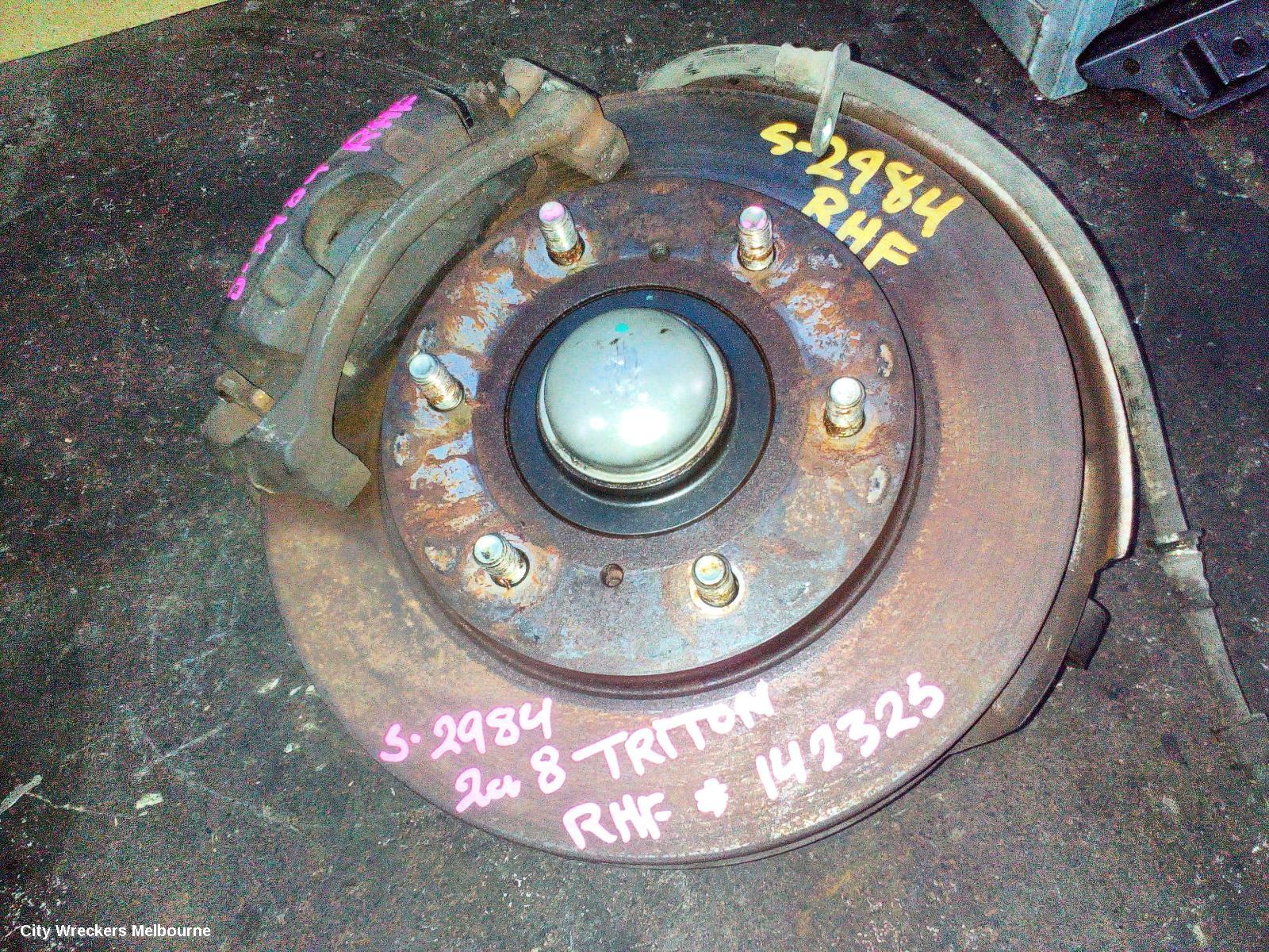 MITSUBISHI TRITON RIGHT FRONT HUB ASSEMBLY, ML-MN, 2WD, NON ABS TYPE, 07/2006 - 03/2015 - Image 1