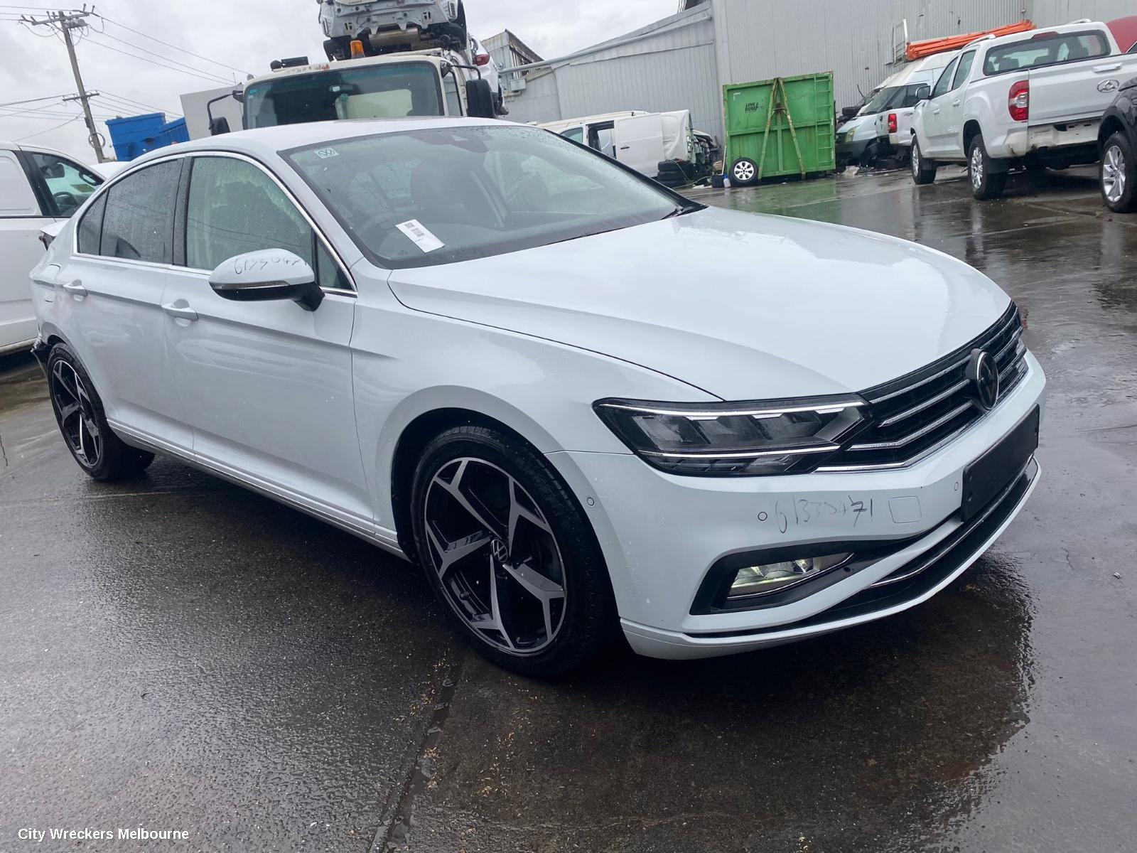 VOLKSWAGEN PASSAT RIGHT FRONT DOOR, B8/MK7, 06/2015 ONWARDS - Image 3