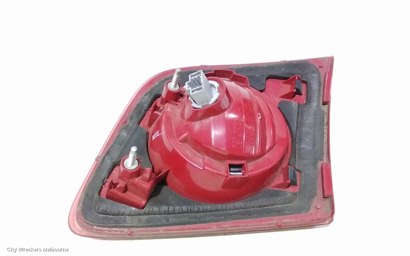 MAZDA 3 REAR GARNISH, BOOTLID LAMP (LH SIDE), 2.0, SEDAN, BK, 10/2003 - 06/2006 - Image 3