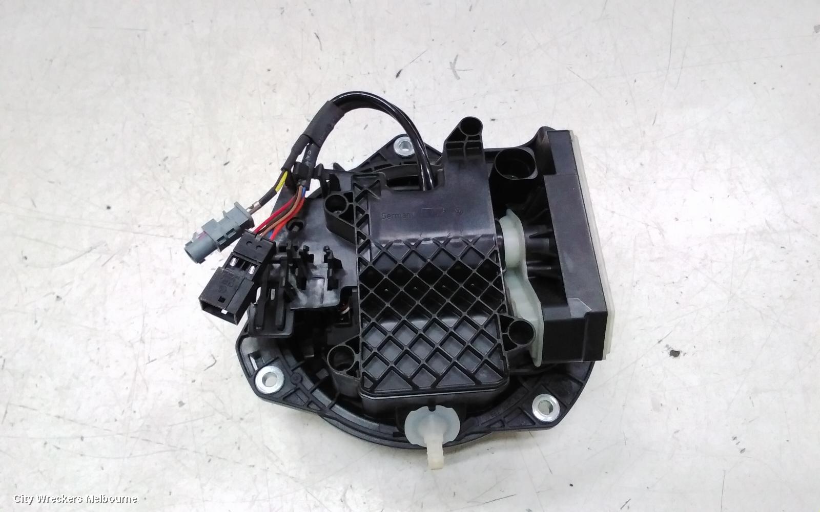 VOLKSWAGEN PASSAT REVERSE CAMERA, REVERSE CAMERA, W/ TAILGATE RELEASE SWITCH, BADGE TYPE, B8/MK7, 06/2015 - 05/2023 - Image 3
