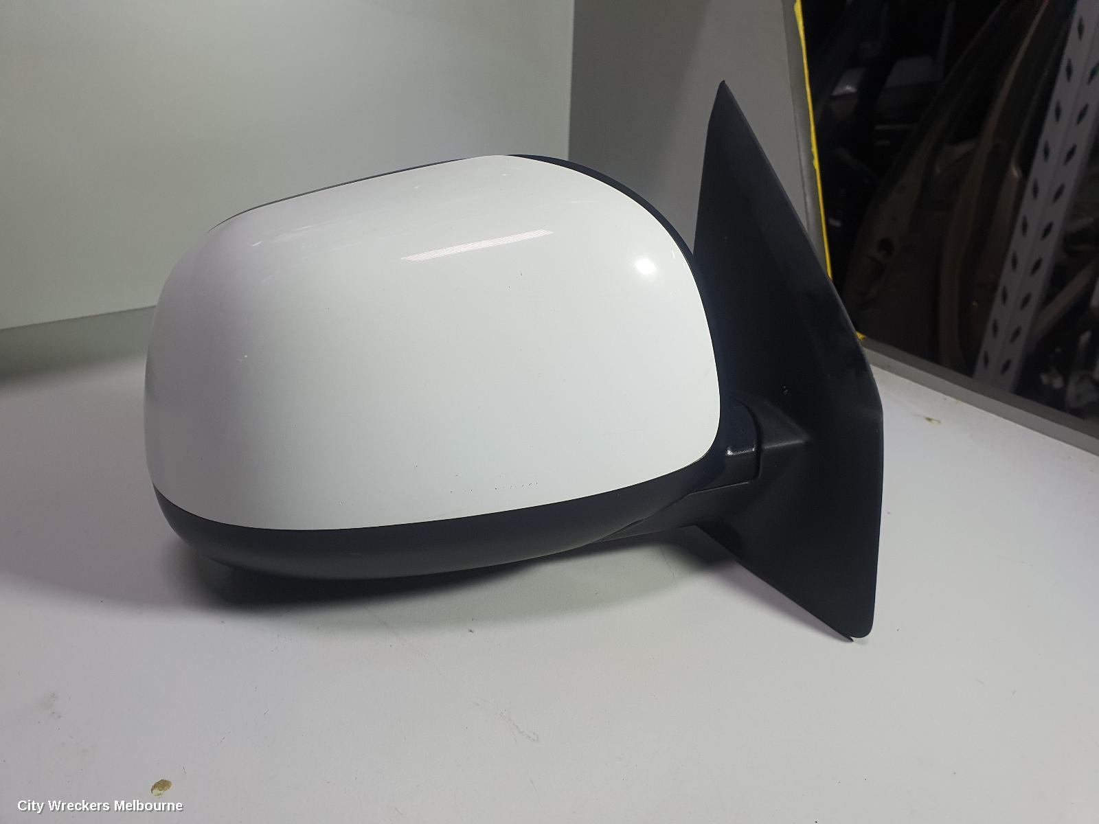 MITSUBISHI OUTLANDER RIGHT DOOR MIRROR, ZJ, NON FLASHER TYPE (3 WIRE), 10/2012 - 03/2015 - Image 1