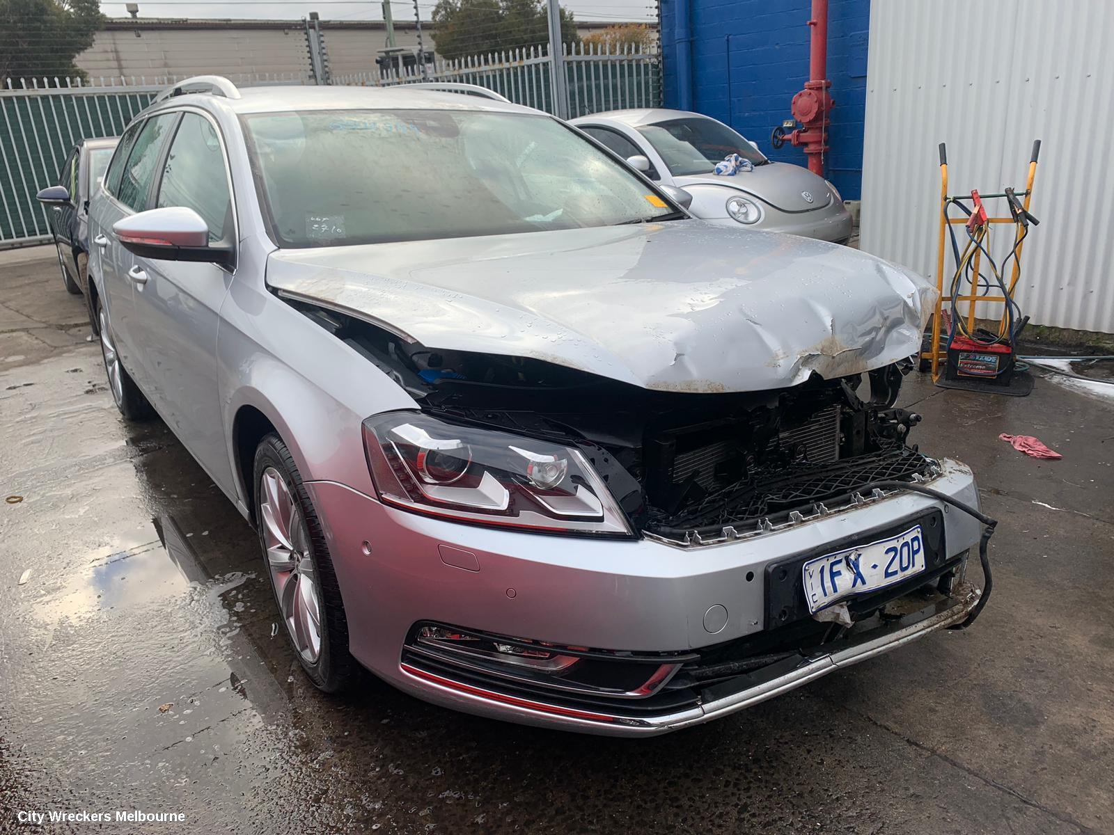 VOLKSWAGEN PASSAT WASHER BOTTLE, 3C/MK6 B7, ALLTRACK/SEDAN/WAGON, LOWER, W/ H/LAMP WASHER TYPE, 09/2010 - 05/2015 - Image 2