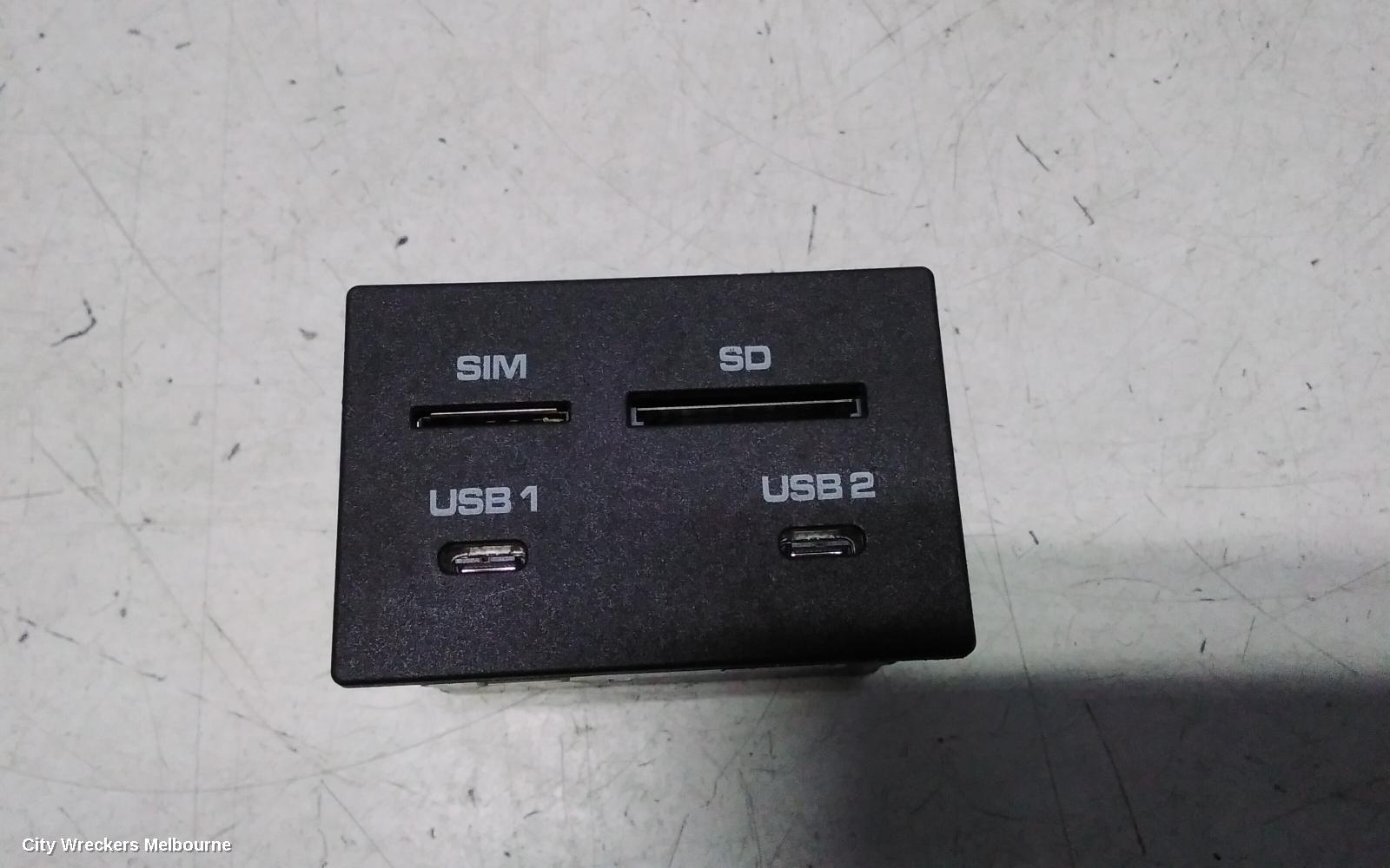 PORSCHE MACAN, 95B, 06/2014 - 12/2025, AUX USB: 132681 - Image 2