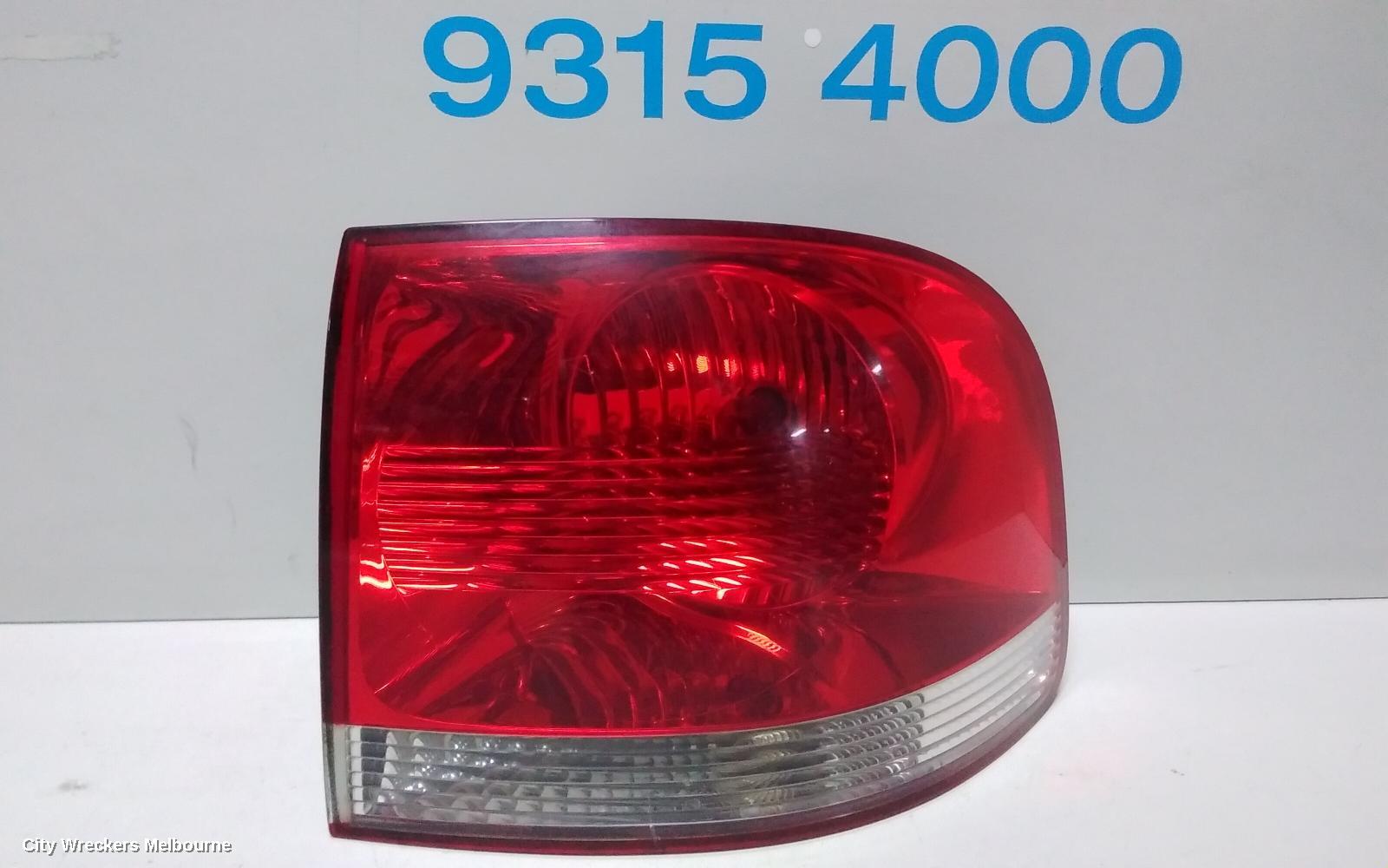 VOLKSWAGEN TOUAREG RIGHT TAILLIGHT, 7L, EARLY, WHITE BODY, 09/2003 - 06/2007 - Image 2