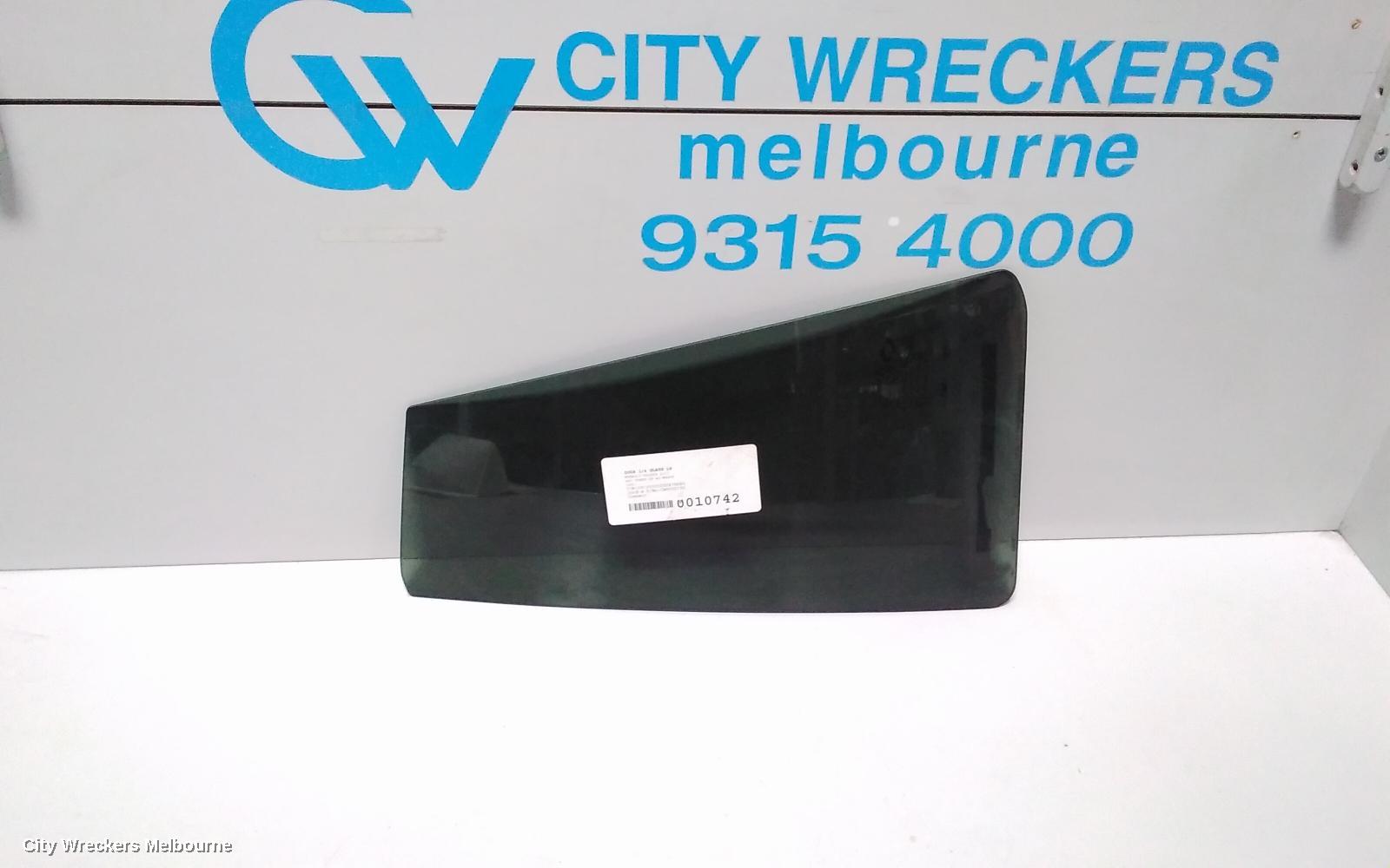 RENAULT KALEOS LEFT REAR 1/4 DOOR GLASS, H45 09/2013 - 04/2016 - Image 1