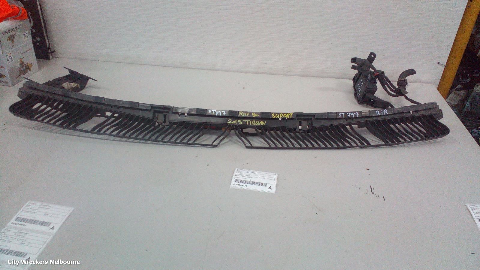 VOLKSWAGEN TIGUAN, 5NA, 06/2016 - 02/2024, REAR BAR PLASTIOC SUPORT: 64773 - Image 1