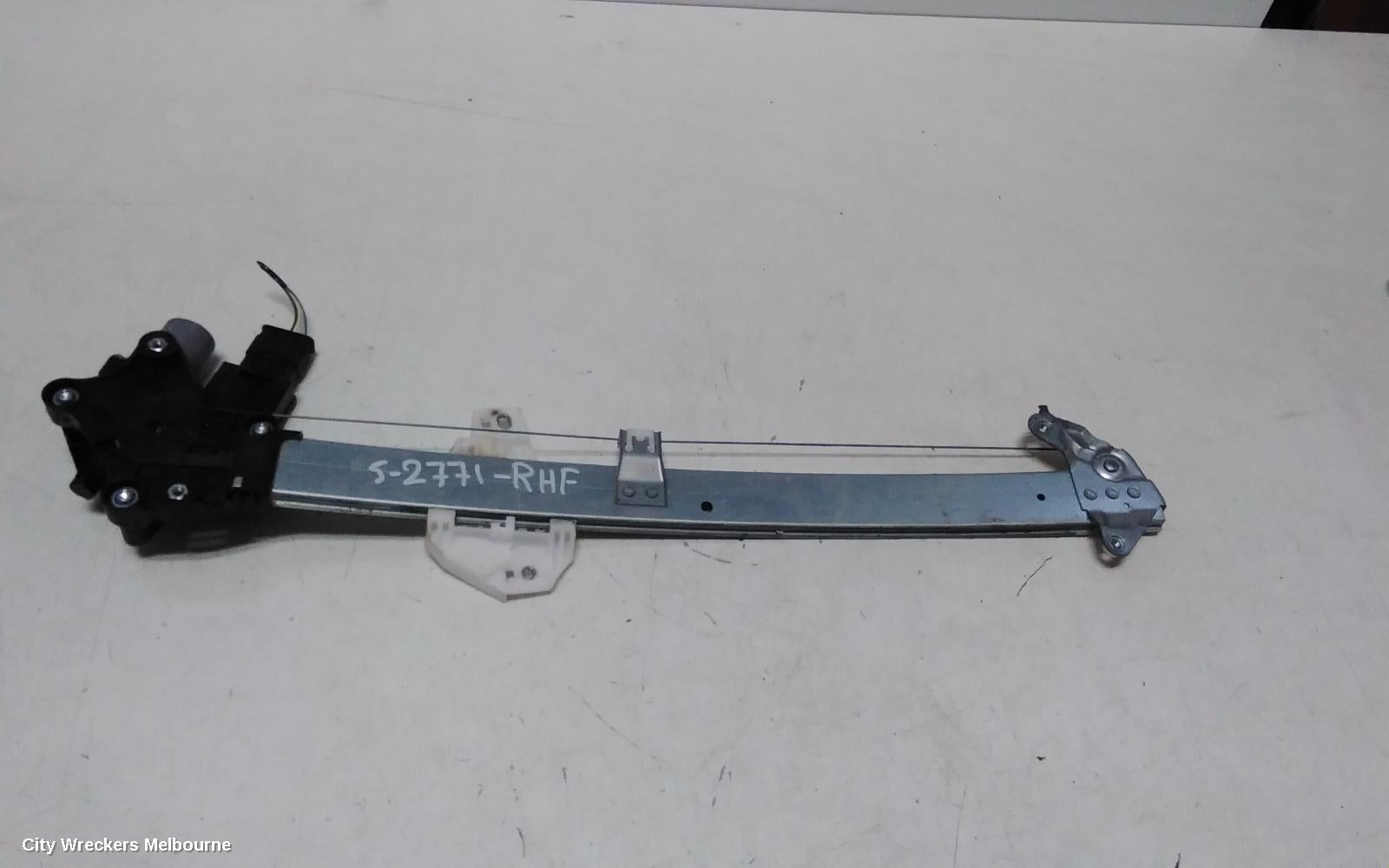 MITSUBISHI OUTLANDER RIGHT FRONT WINDOW REG/MOTOR, DOOR REG ASSY (REG AND MOTOR), ZM, 08/2021 ONWARDS - Image 1