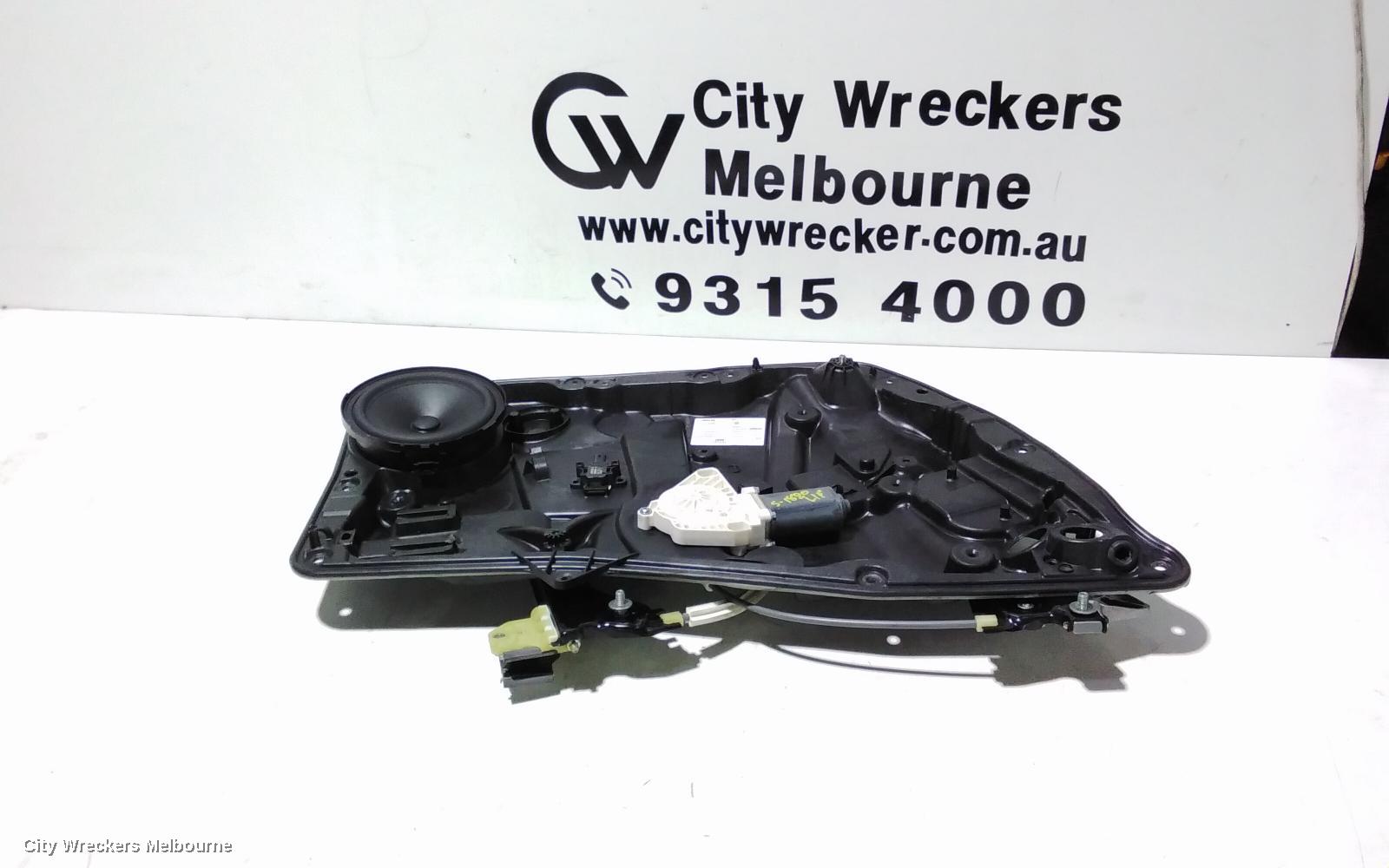 MERCEDES CLA CLASS LEFT FRONT WINDOW REG/MOTOR, C117, 10/2013 - 02/2019 - Image 1