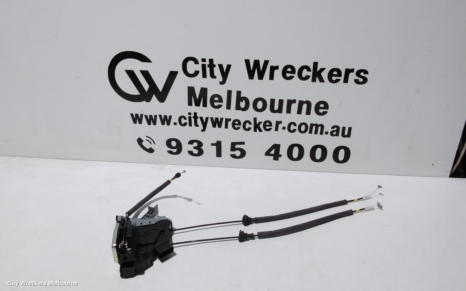 KIA SORENTO DOOR/BOOT/GATE LOCK, RIGHT REAR DOOR LOCK, UM, 06/2015 - 01/2020 - Image 1
