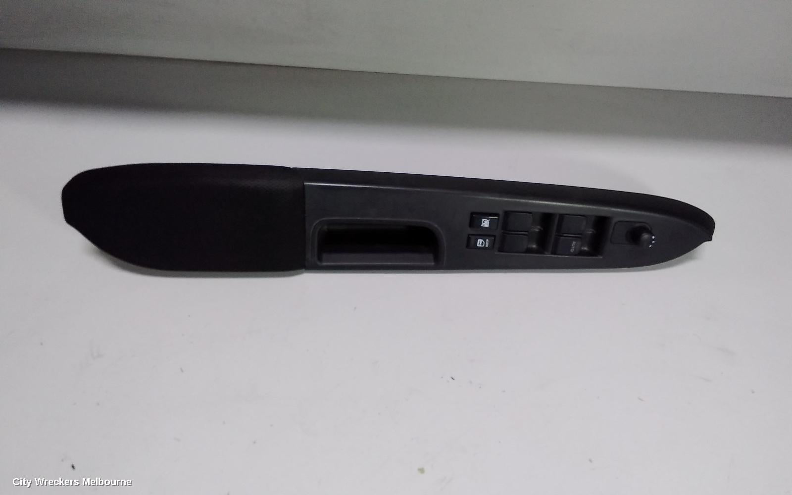 SUZUKI SX4 PWR DR WIND SWITCH, RH FRONT (MASTER SWITCH), 02/2007 - 01/2014 - Image 1