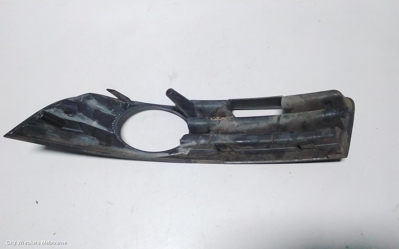 VOLKSWAGEN PASSAT RIGHT INDICATOR/FOG/SIDE, BUMPER FOGLAMP, 3C/MK6 B6, R36, SEDAN/WAGON, 03/2006 - 03/2011 - Image 3