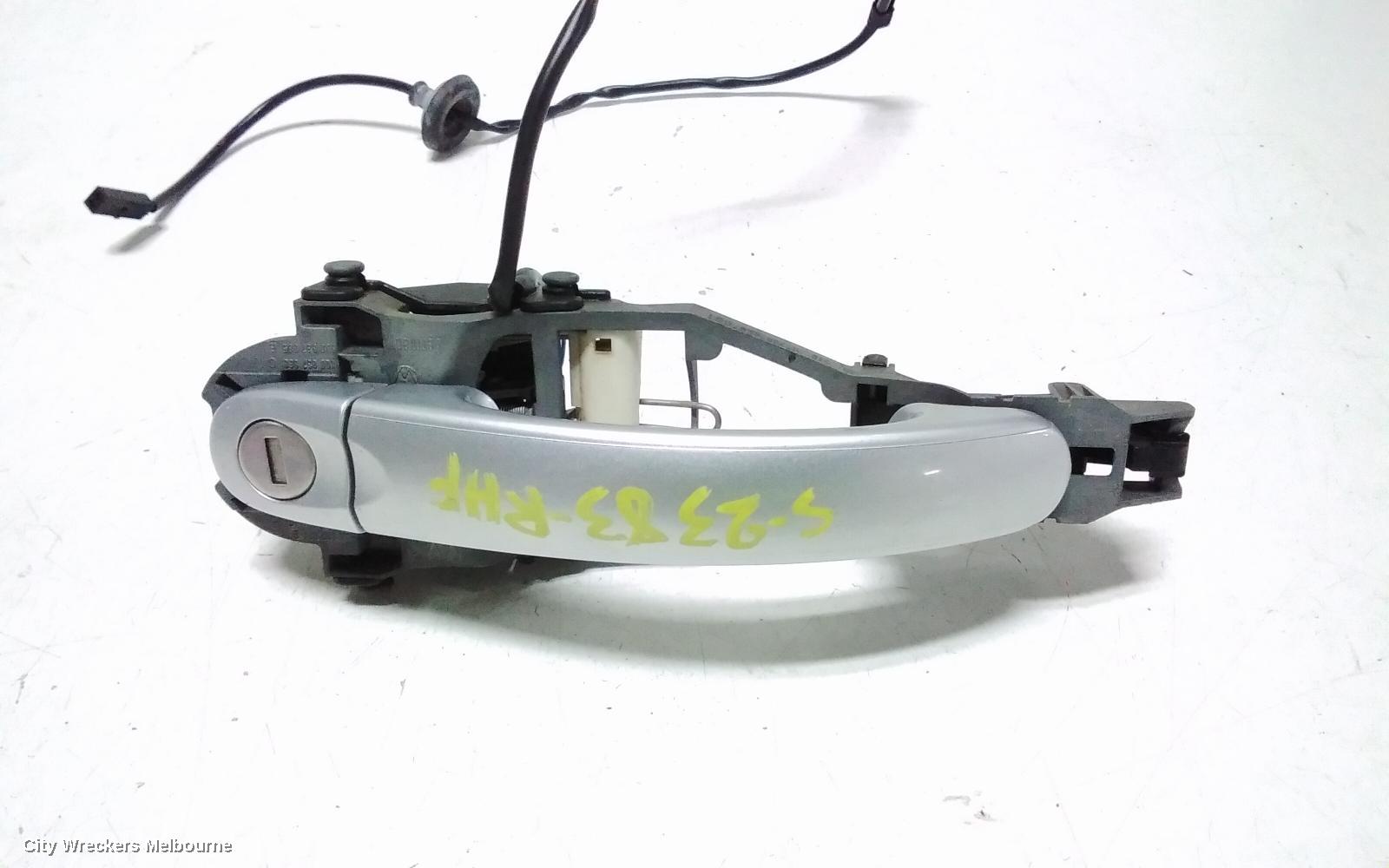 VOLKSWAGEN EOS DOOR HANDLE, OUTER, RH FRONT, 1F, 02/2007 - 12/2014 - Image 2