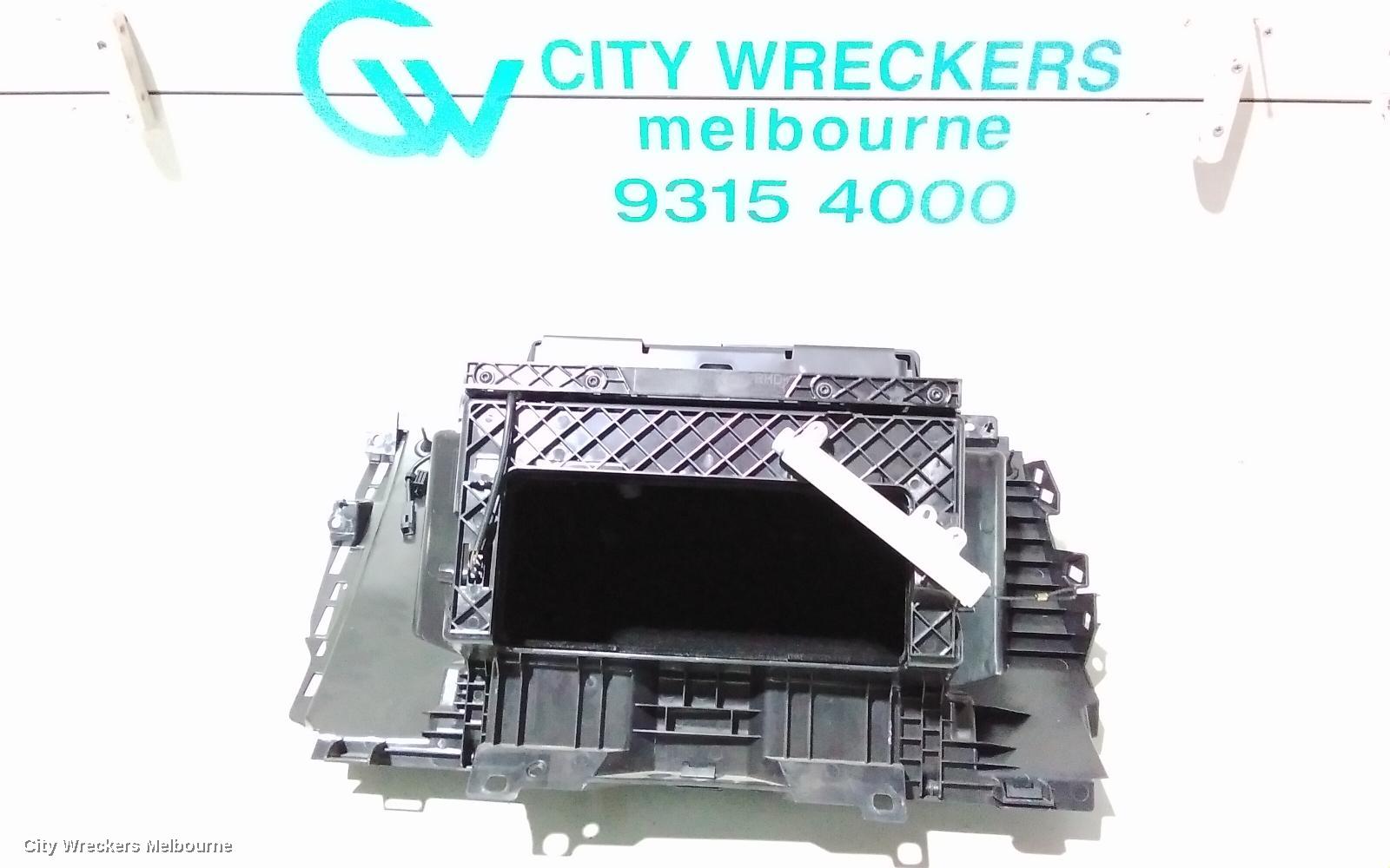 LAND ROVER RANGEROVER EVOQUE GLOVE BOX, L538, 11/2011 - 01/2019 - Image 3