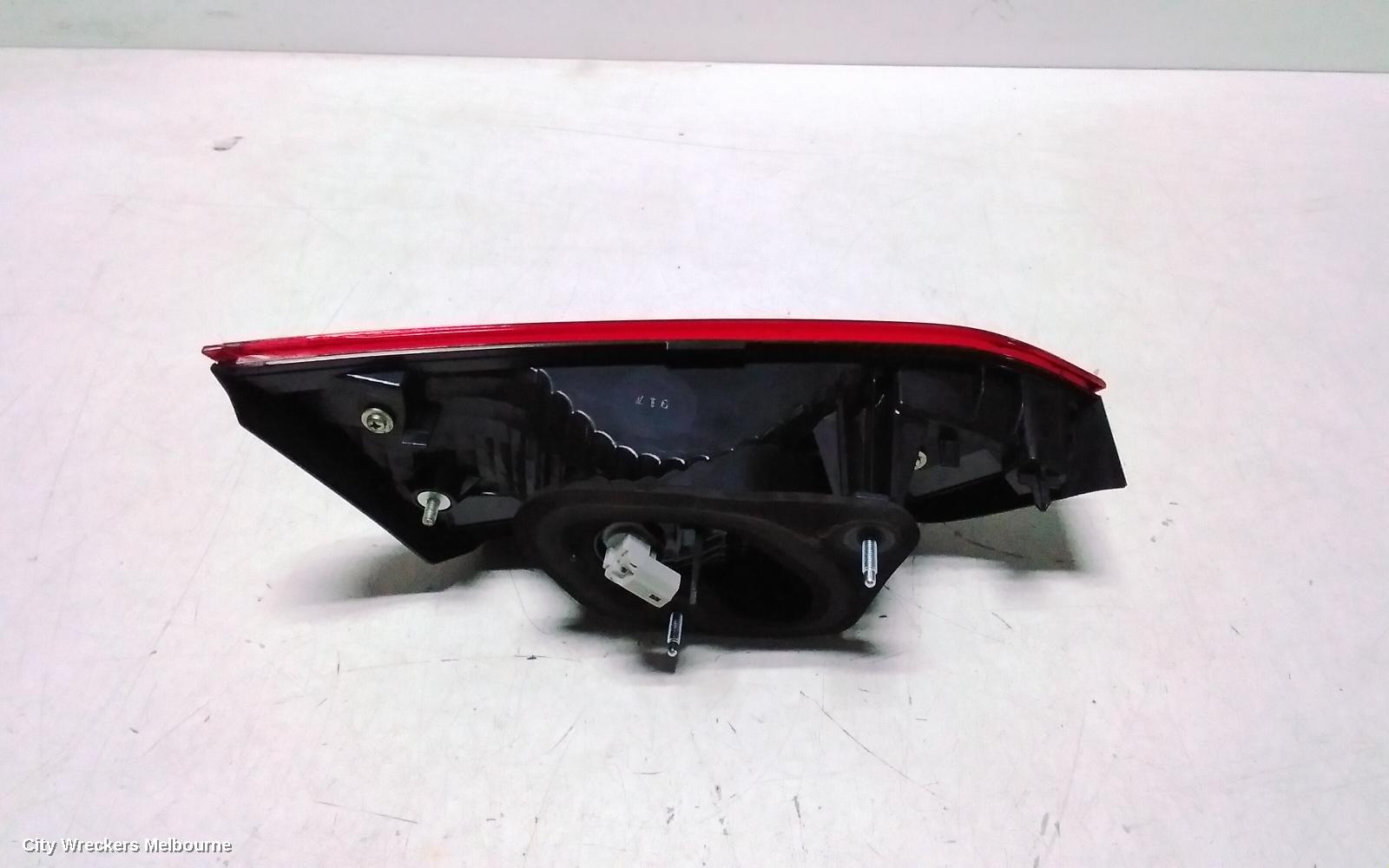 TOYOTA CAMRY REAR GARNISH, BOOTLID LAMP (RH SIDE), HALOGEN TYPE, XV70, 09/2017 - 01/2021 - Image 3