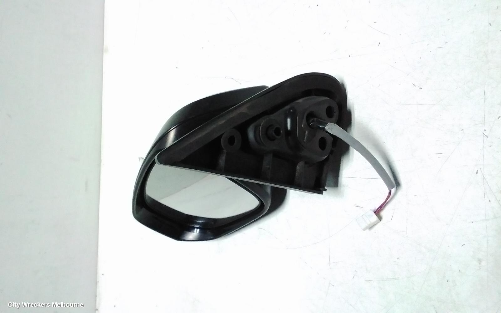 TOYOTA HILUX LEFT DOOR MIRROR, MANUAL FOLDING, BLACK, NON INDICATOR TYPE, 06/2015 - 09/2025 - Image 3
