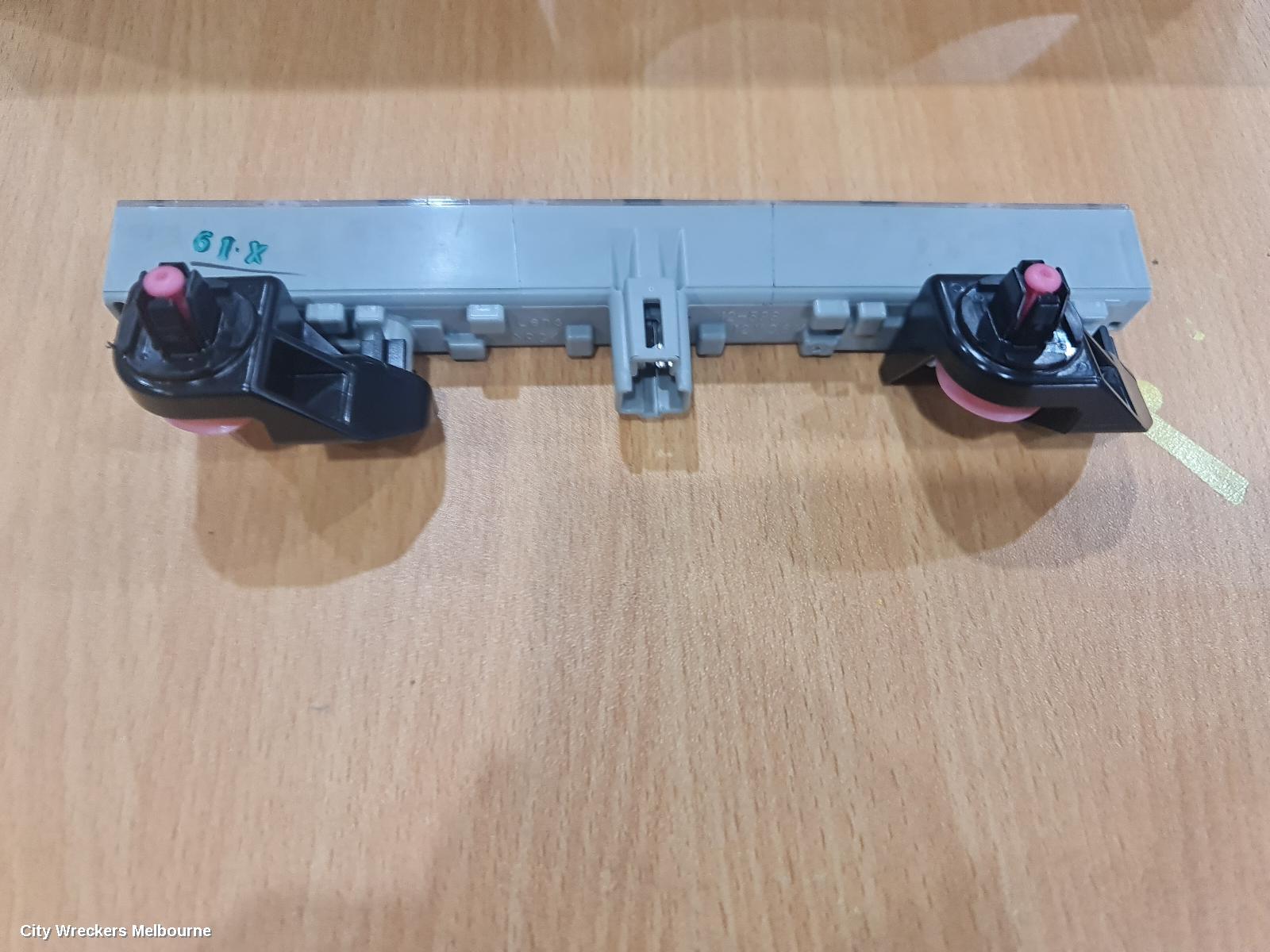 TOYOTA COROLLA HIGH LEVEL STOPLIGHT, ZRE182R 10/2012 - 06/2018 - Image 3