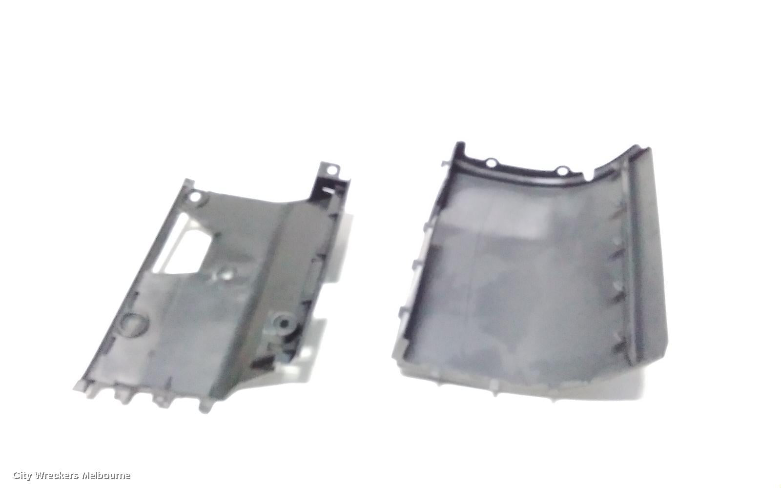 VOLKSWAGEN TRANSPORTER, T5 08/2004 - 02/2010, T5 ~ LHR FILLER PANEL UNDER THE TAILGHT : 117926 - Image 3