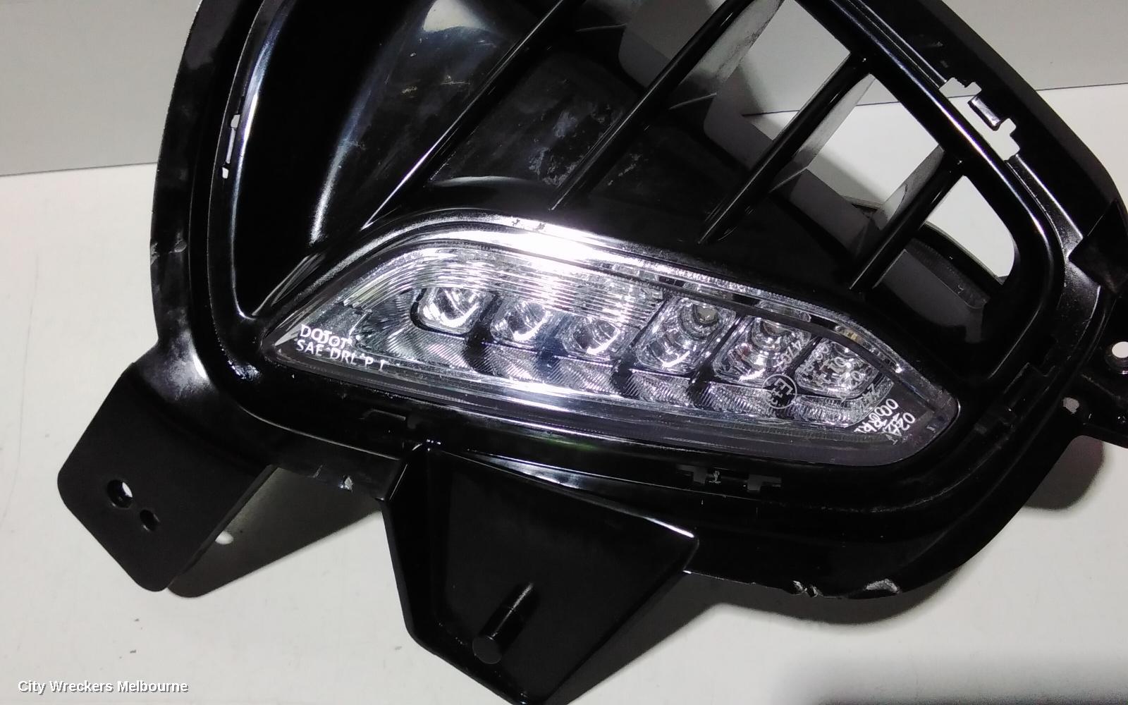 HYUNDAI I30 RIGHT INDICATOR/FOG/SIDE, DAYTIME RUNNING LAMP, PD, HATCH (S. KOREA VIN KMHH), GO/ACTIVE/ELITE/SR, SINGLE LED TYPE (3 PIN PLUG), 03/2017 - 08/2020 - Image 3