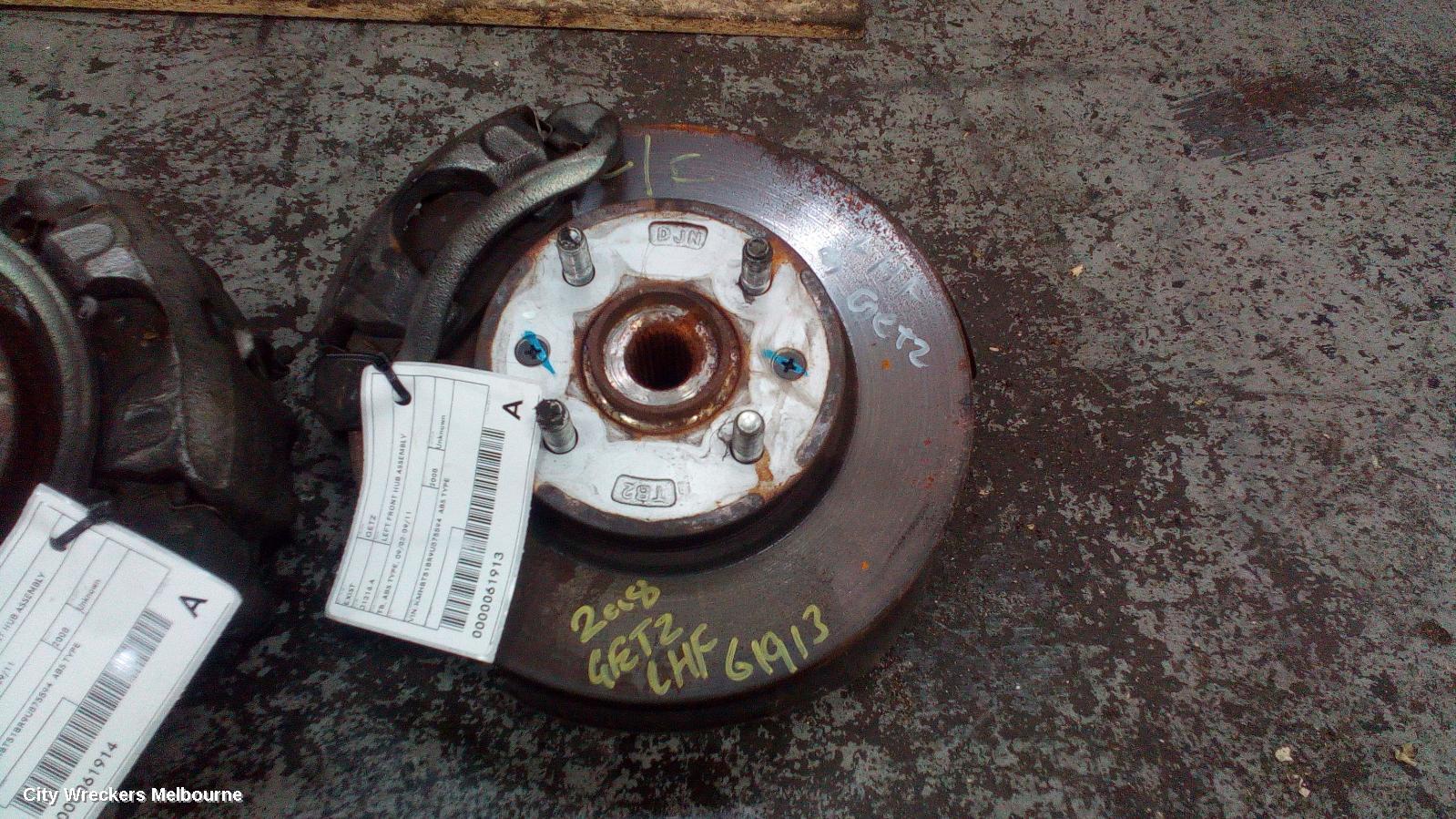 HYUNDAI GETZ LEFT FRONT HUB ASSEMBLY, TB, ABS TYPE, 14IN DISC TYPE, 09/2002 - 09/2011 - Image 1