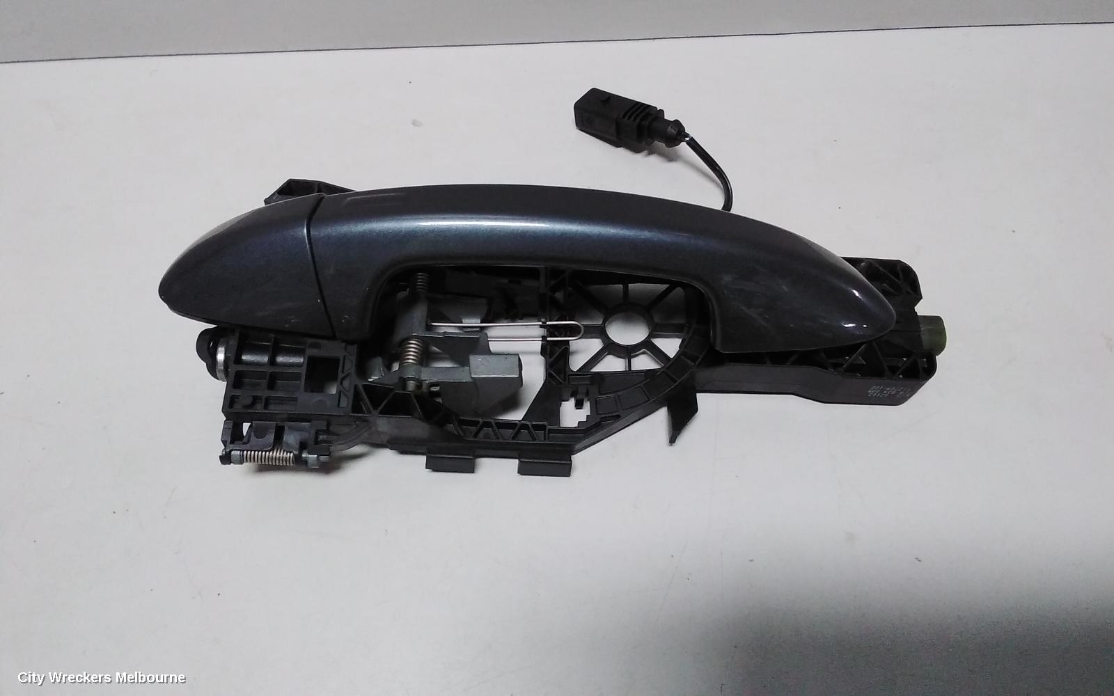 VOLKSWAGEN PASSAT DOOR HANDLE, 3C/MK6, LH FRONT, OUTER, 03/2006 - 05/2015 - Image 3