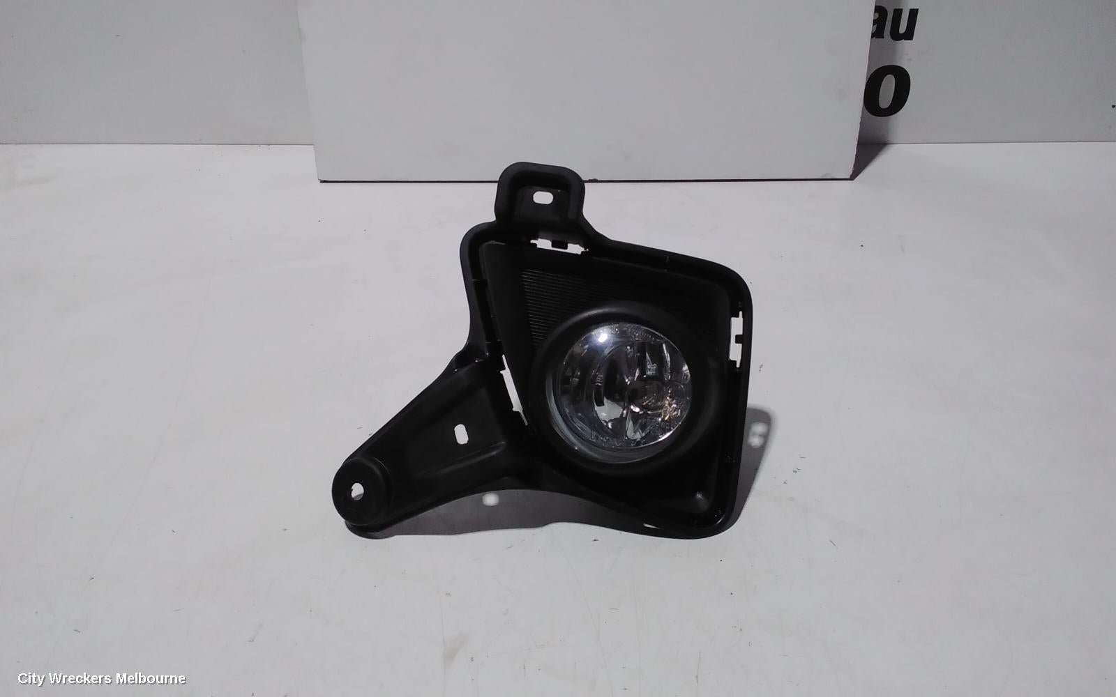 TOYOTA HIACE RIGHT INDICATOR/FOG/SIDE, BUMPER FOGLAMP, TRH/KDH, 03/2005 - 04/2019 - Image 2
