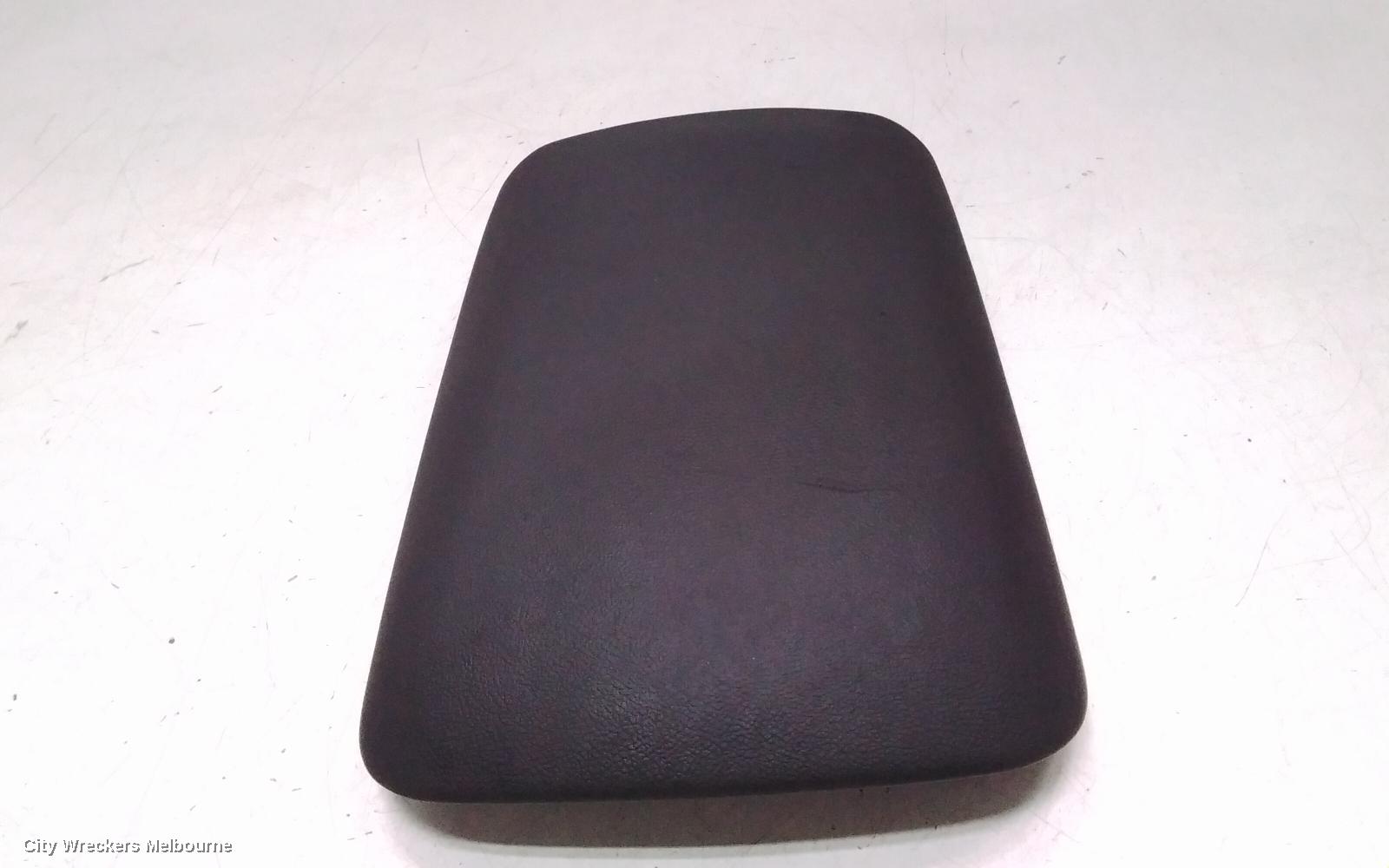 HOLDEN COMMODORE CONSOLE, VF, 05/2013 - 12/2017 - Image 2