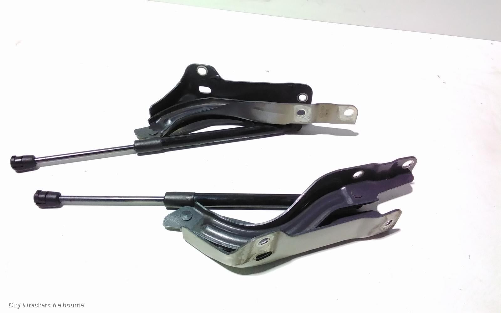HYUNDAI SANTA FE BONNET HINGE/STRUT, HINGES (PAIR), TM, 03/2018 - 02/2020 - Image 2