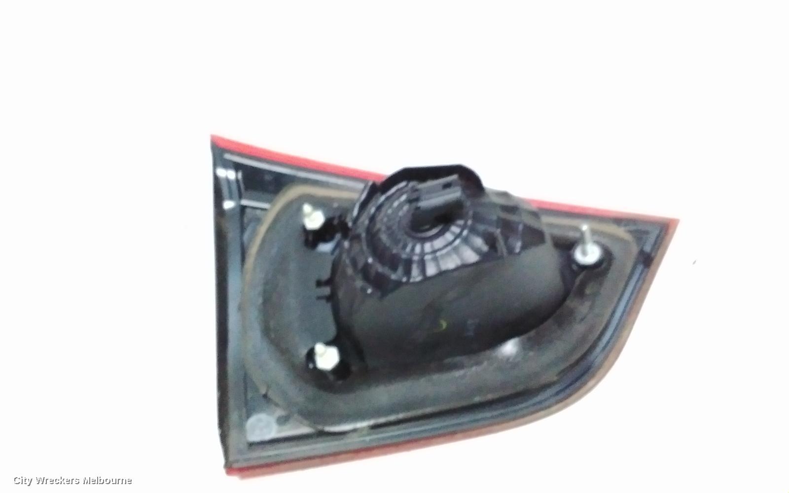 SUZUKI S-CROSS REAR GARNISH, JY, TAILGATE LAMP (RH SIDE), NON LED TYPE, 09/2013 - 05/2022 - Image 3