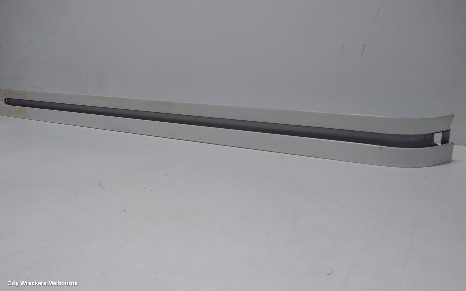 TOYOTA HIACE, TRH/KDH 03/2005 - 04/2019, LEFT SLIDING DOOR REAL / HIGH ROOF : 114819 - Image 3