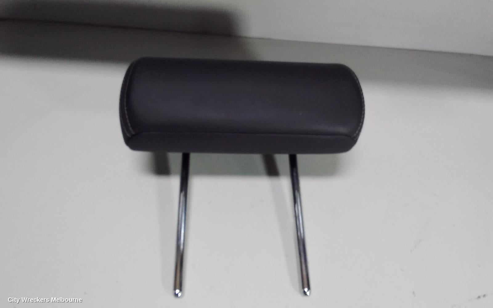 HONDA CRV HEADREST, CENTRE REAR 2ND ROW, LEATHER, RE, 03/2007 - 10/2012 - Image 2