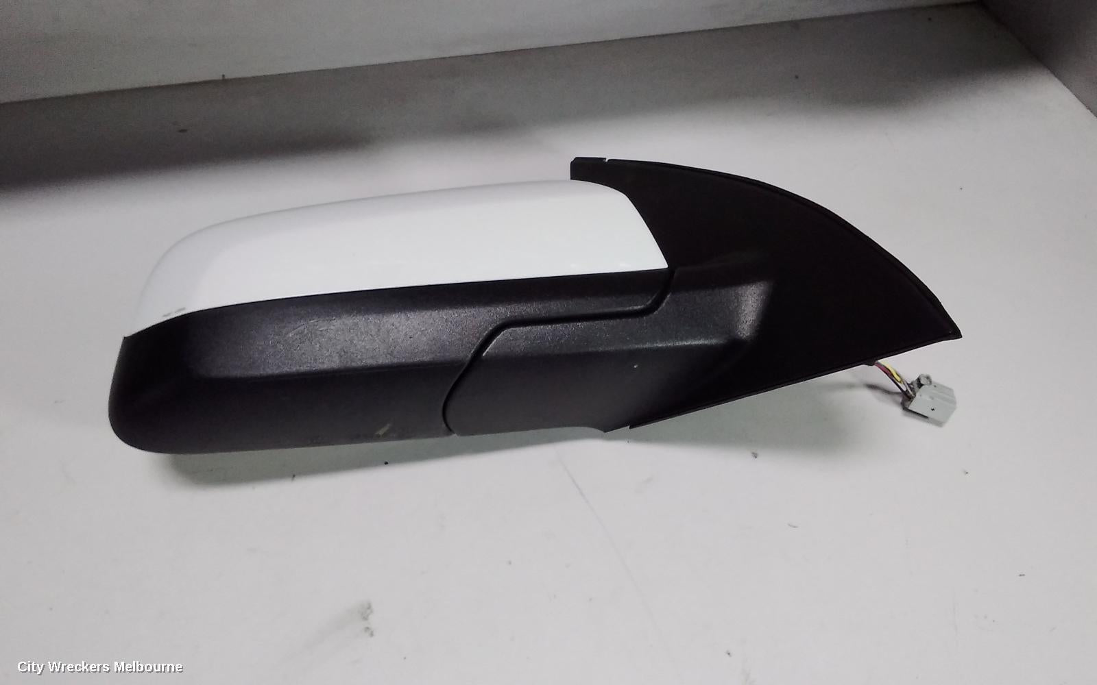 HOLDEN COMMODORE RIGHT DOOR MIRROR, VF, COLOUR CODED/BLACK, NON BLINDSPOT TYPE, 05/2013 - 12/2017 - Image 3