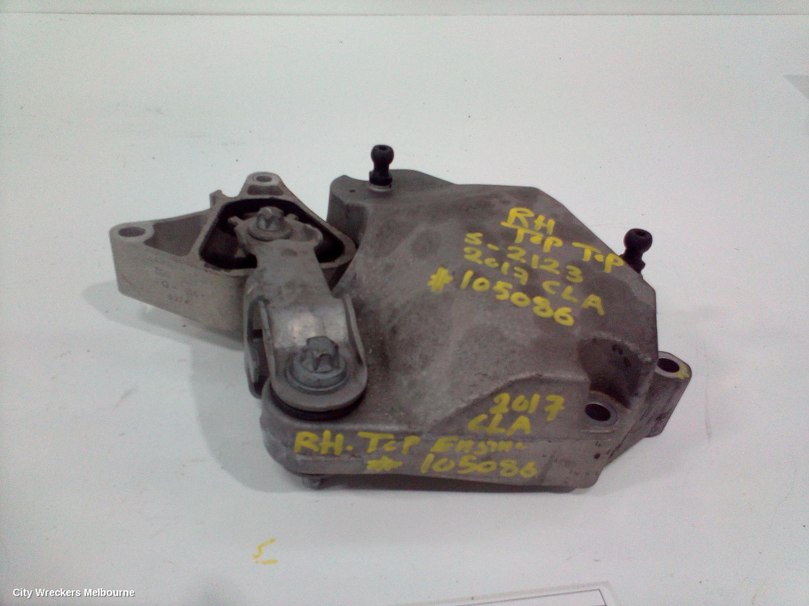 MERCEDES CLA CLASS MOUNT, ENGINE MOUNT, PETROL, 1.6, TURBO, C117/X117, CLA200, 270.910 CODE, 10/2013 - 01/2019 - Image 1