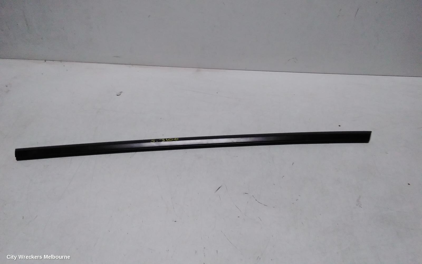 TESLA MODEL Y DOOR MOULD, RHR DOOR BELT MOULD, UNDER THE WINDOW GLASS: 146336, 1ST GEN, 03/2022 ONWARDS - Image 2