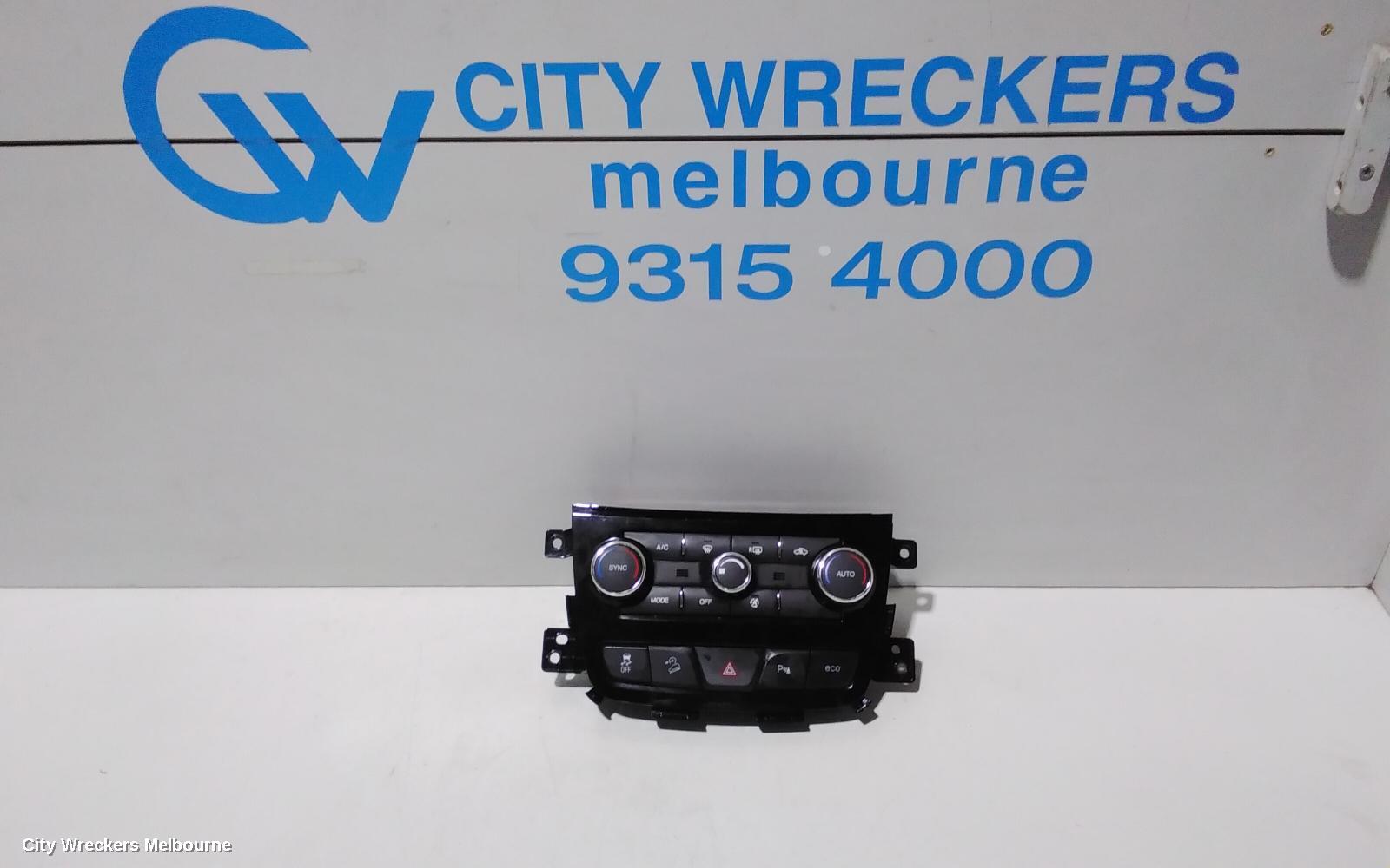 HOLDEN CAPTIVA HEATER/AC CONTROLS, DUAL ZONE CLIMATE CONTROL TYPE, W/ PARK ASSIST BUTTON TYPE, CG, 01/2014 - 06/2018 - Image 1
