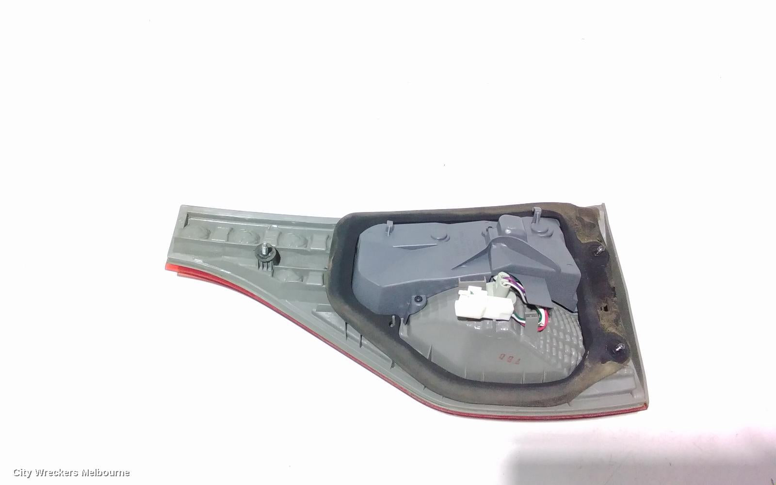 TOYOTA TARAGO REAR GARNISH, TAILGATE LAMP (LH SIDE), ACR50R, 03/2006 - 12/2008 - Image 2