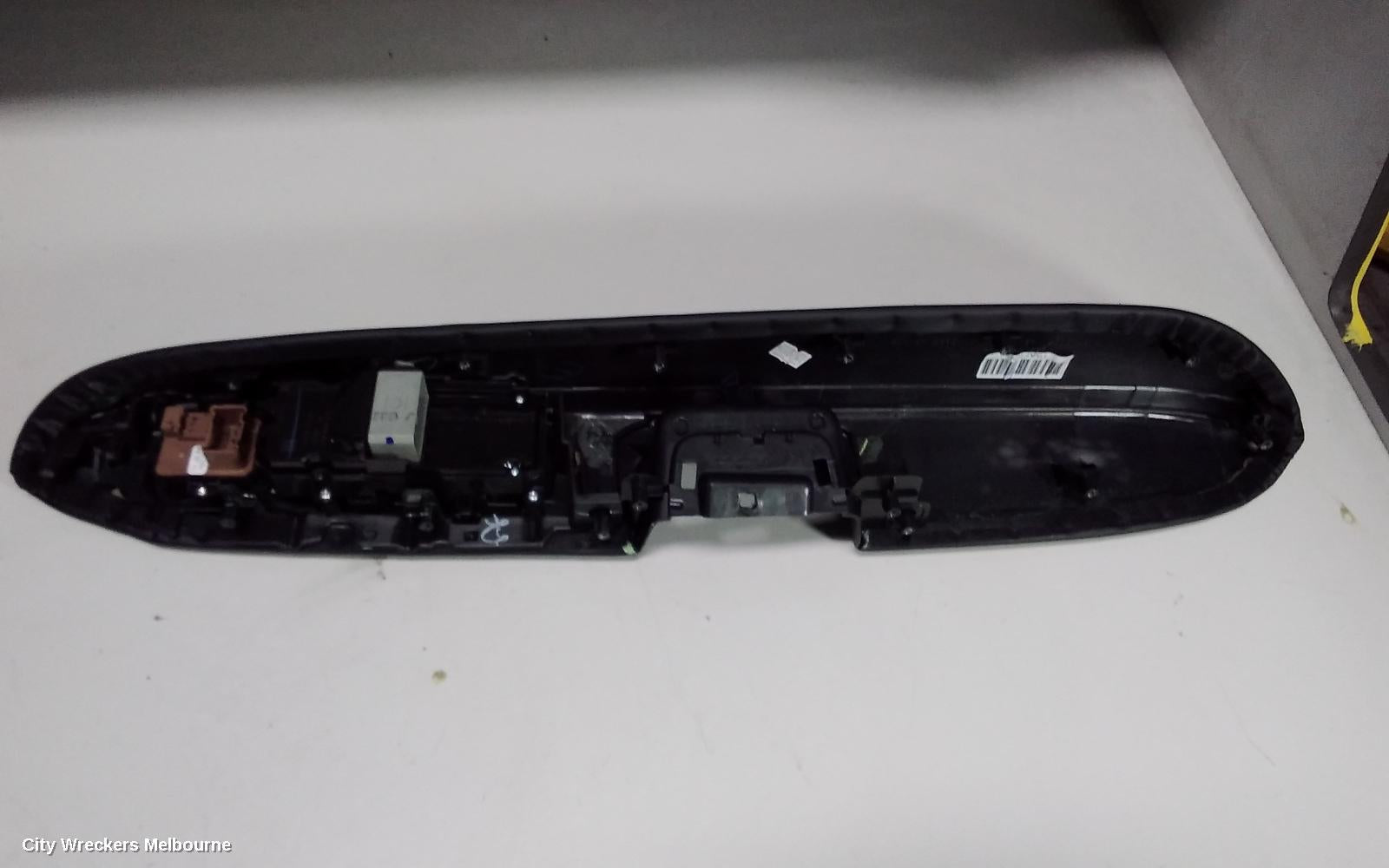 HONDA HRV PWR DR WIND SWITCH, RH FRONT (MASTER SWITCH), RU5, 12/2014 ONWARDS - Image 2