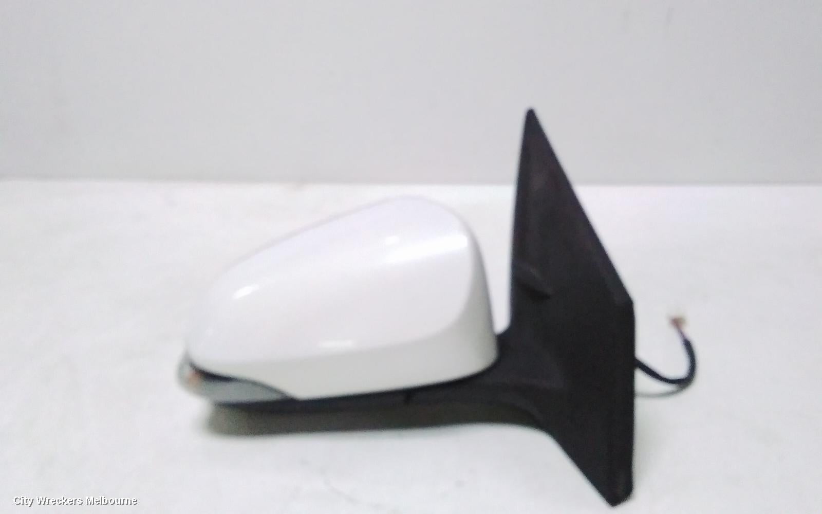 TOYOTA COROLLA RIGHT DOOR MIRROR, ZRE172R, SEDAN, 7 PIN PLUG TYPE, 12/2013 - 06/2019 - Image 1