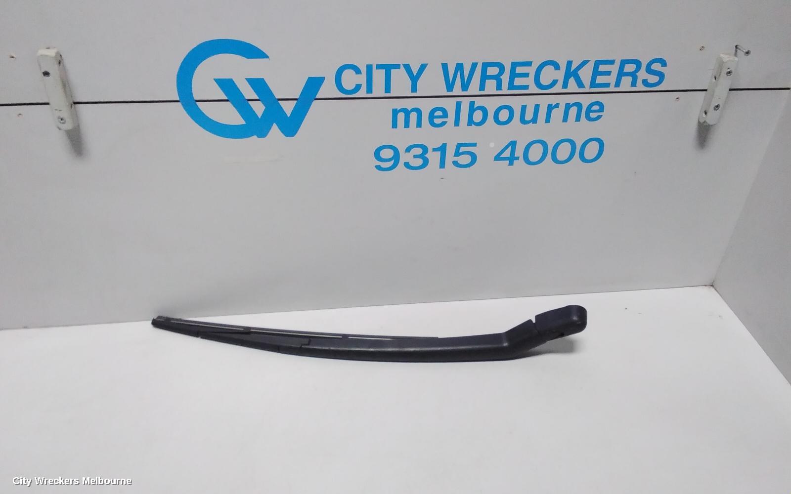 RENAULT KALEOS WIPER ARM, H45 11/2011 - 08/2013 - Image 1