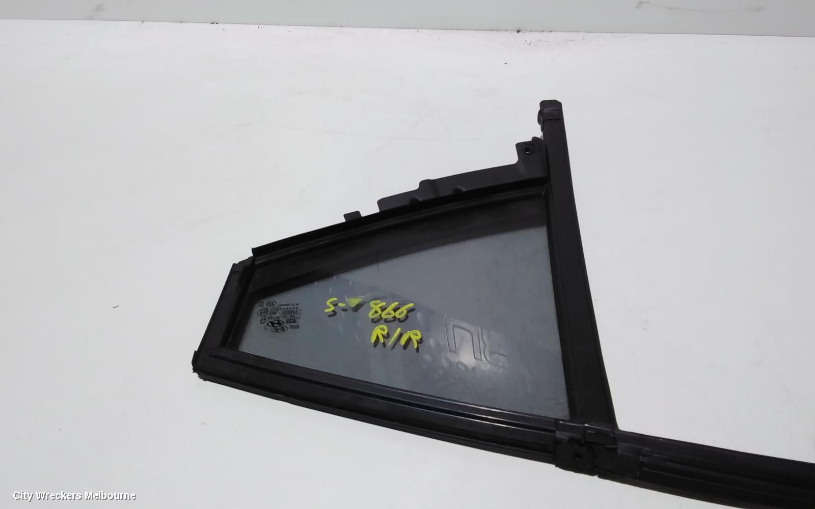 HYUNDAI ELANTRA RIGHT REAR 1/4 DOOR GLASS, AD, 12/2015 - 12/2020 - Image 2