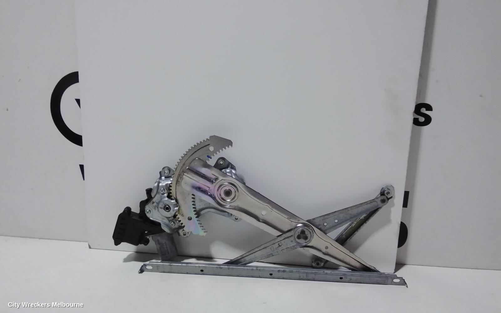 TOYOTA COROLLA RIGHT FRONT WINDOW REG/MOTOR, ZRE172R, SEDAN, 12/2013 - 06/2019 - Image 2