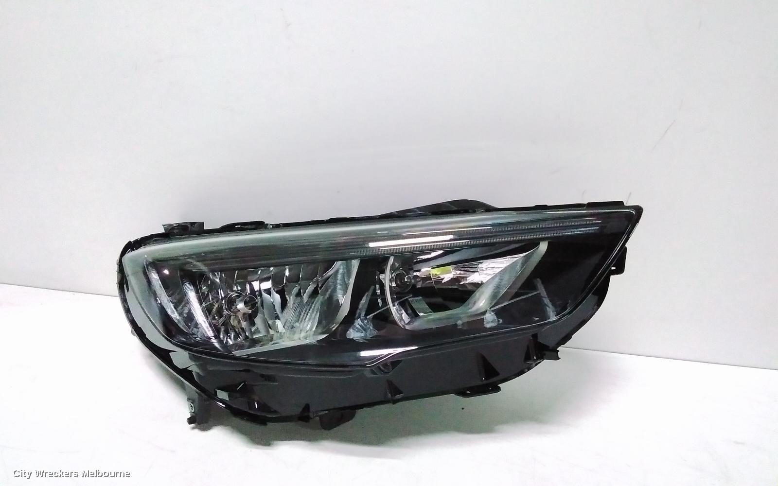 HOLDEN COMMODORE RIGHT HEADLAMP, ZB, HALOGEN TYPE, 10/2017 - 12/2020 - Image 2