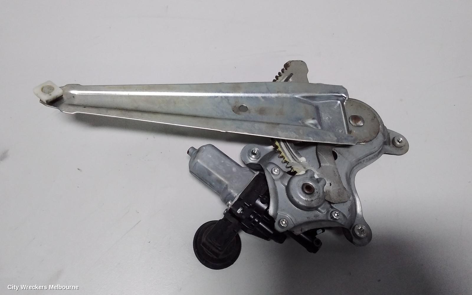 TOYOTA CAMRY RIGHT REAR WND REG/MOTOR, ASV50/AVV50, POWER, 12/2011 - 10/2017 - Image 2