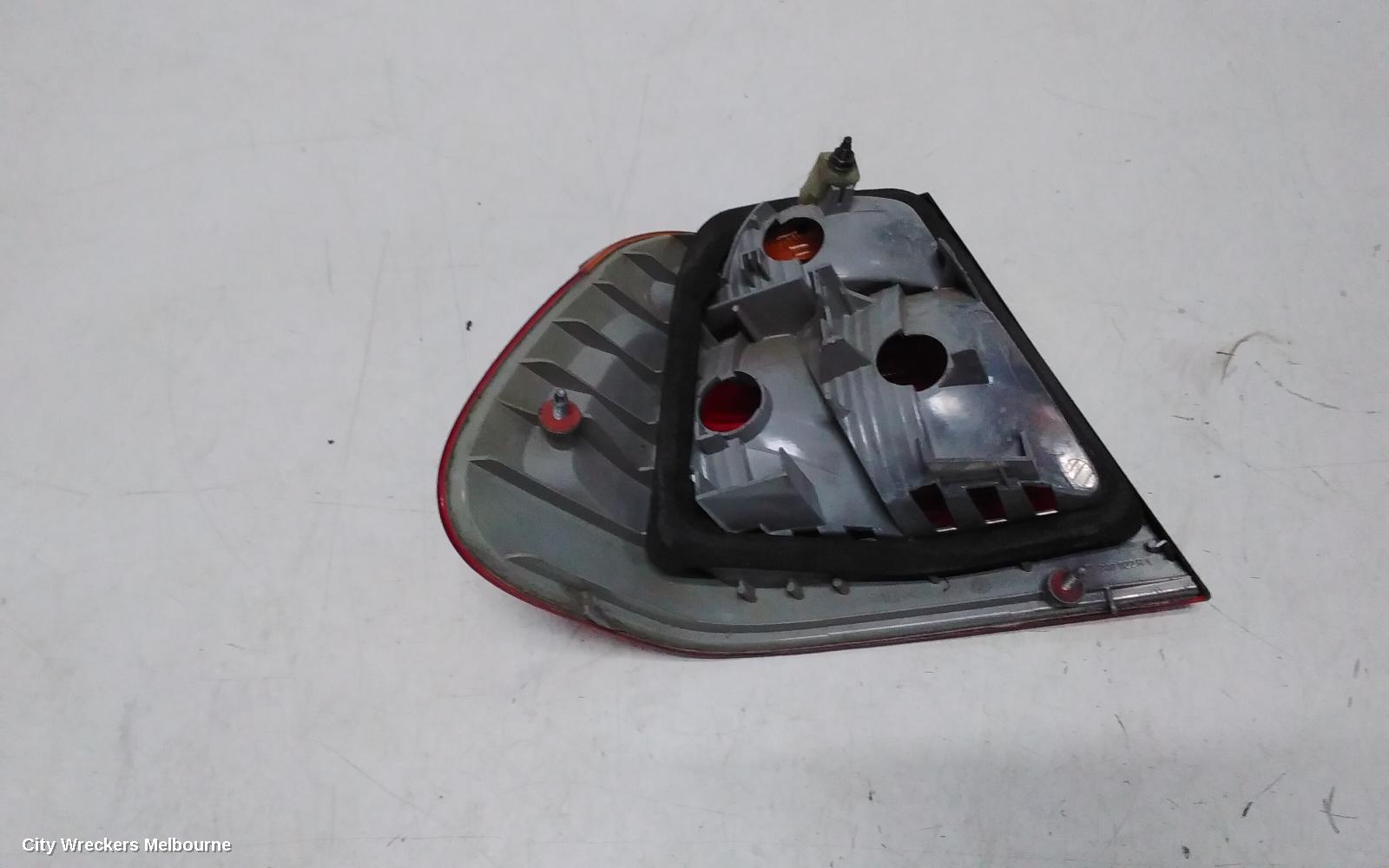 BMW 3 SERIES RIGHT TAILLIGHT, E46, SEDAN, AMBER FLASHER TYPE, 09/1998 - 09/2001 - Image 3