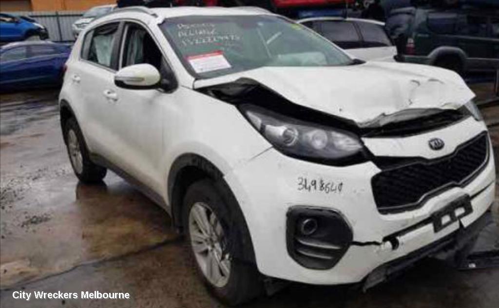 KIA SPORTAGE REAR GARNISH, TAILGATE LAMP (RH SIDE), QL, NON LED TYPE, 10/2015 - 04/2018 - Image 3