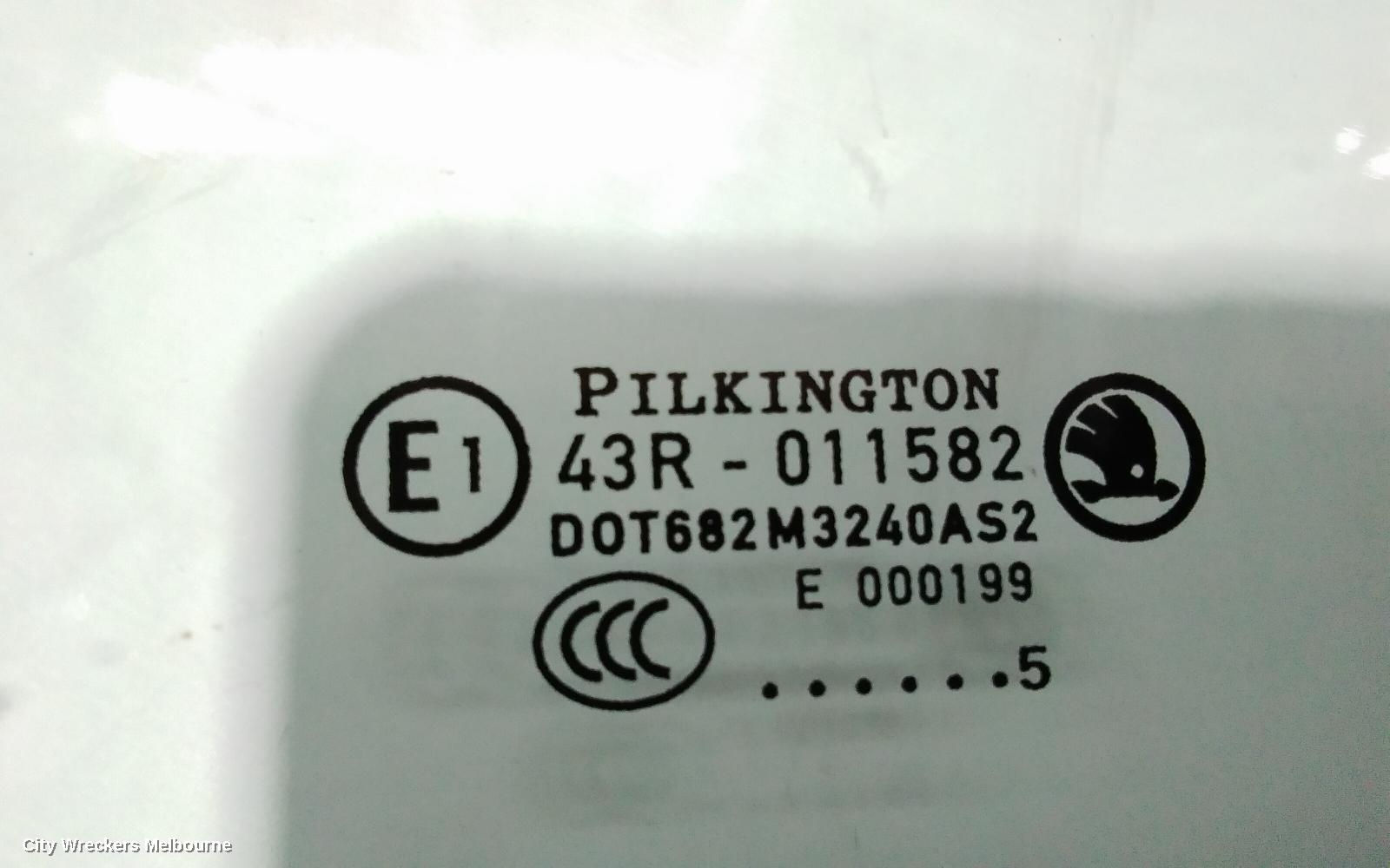 SKODA YETI RIGHT FRONT DOOR WINDOW, 5L, 09/2011 - 12/2017 - Image 2