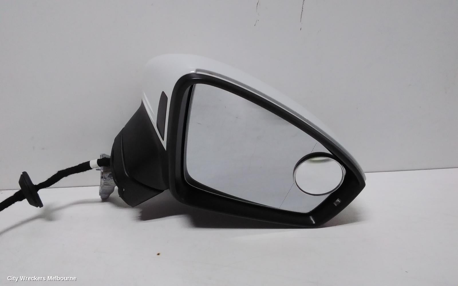 VOLKSWAGEN TIGUAN RIGHT DOOR MIRROR, 5NA, POWER FOLD, W/MEMORY, W/ SIDE ASSIST & NON CAMERA TYPE (6XQ/KA2/7Y4), 06/2016 - 02/2021 - Image 3