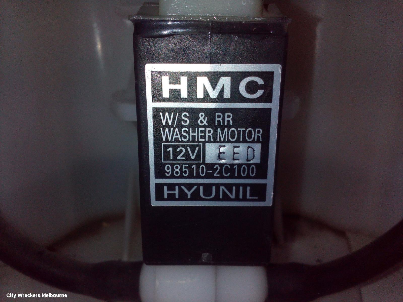 HYUNDAI TUCSON WASHER BOTTLE, JM, 08/2004 - 01/2010 - Image 1